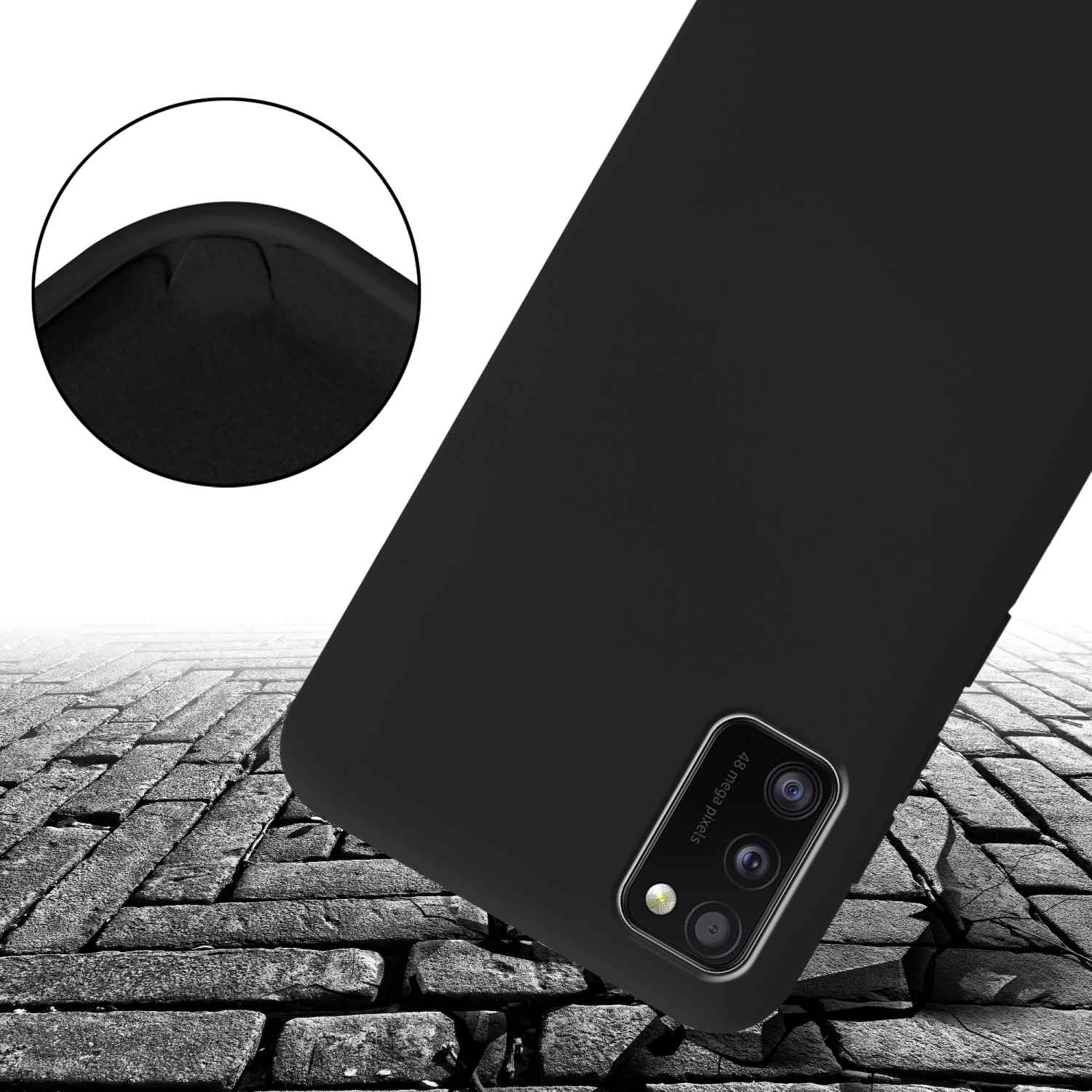 Custodia per telefono nera su una superficie di mattoni. L'area della fotocamera è visibile.