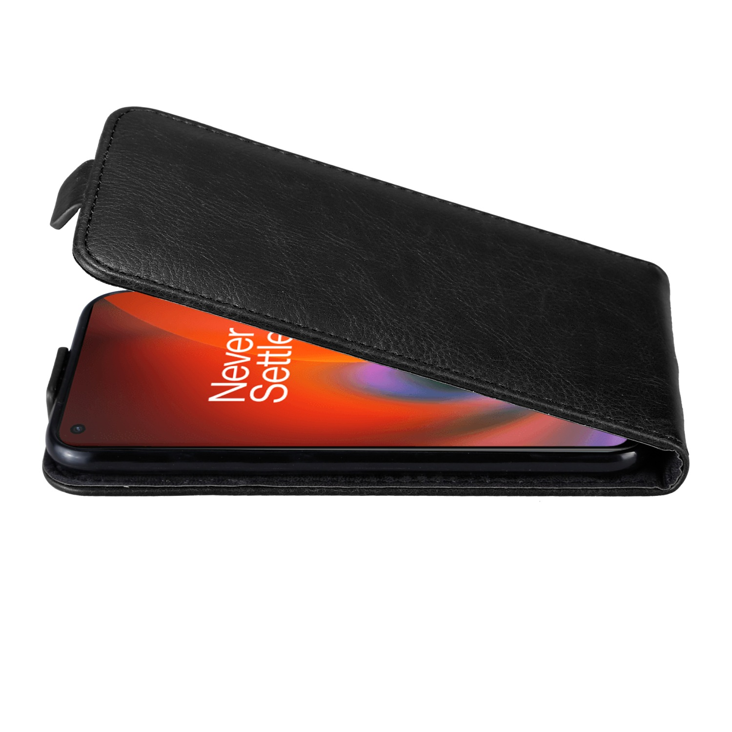 Schwarze Handyhülle offen mit einem Telefon darin. Telefon hat die Worte „Never Settle“.