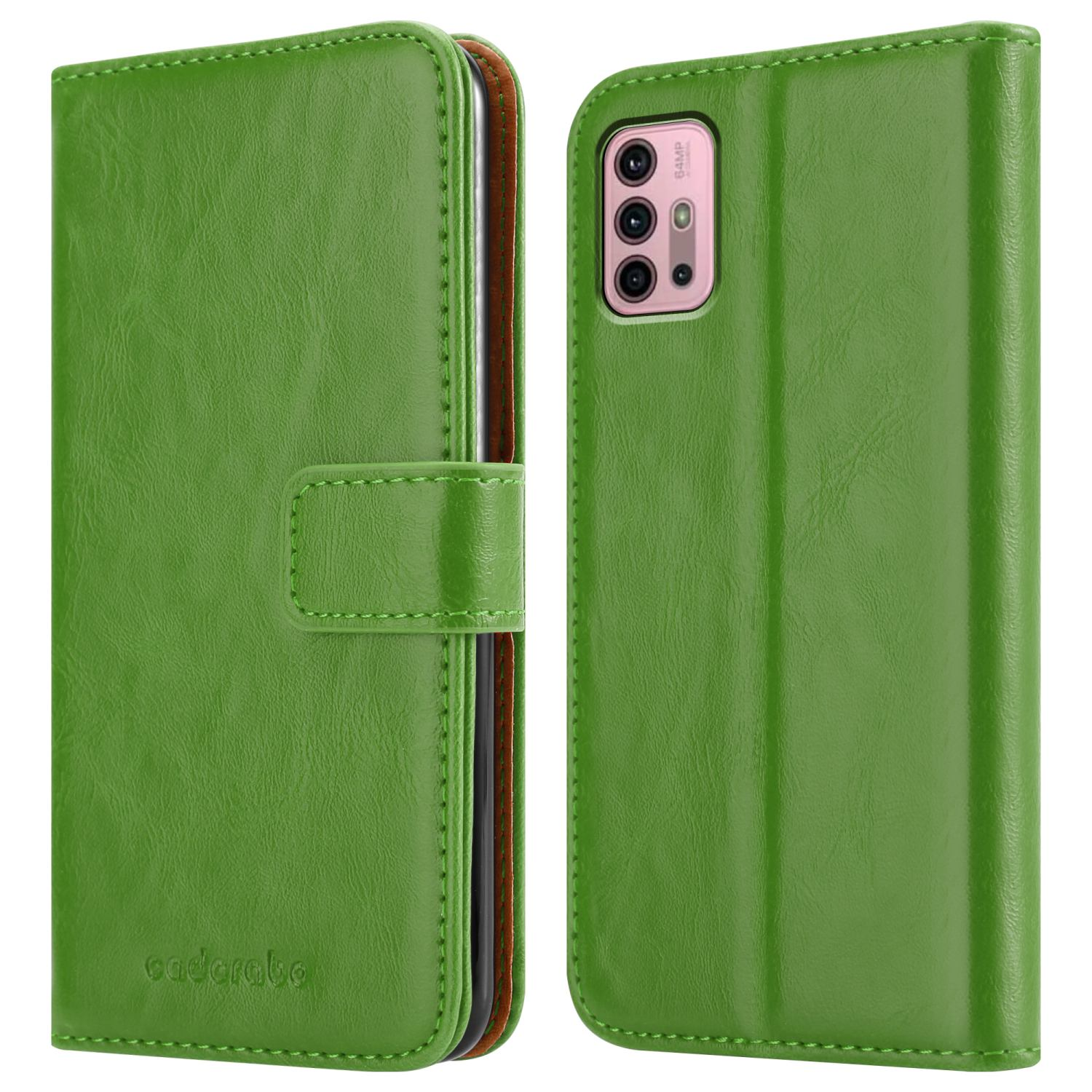 Custodia per telefono verde aperta e chiusa, che mostra il telefono. Il retro ha tre fotocamere.