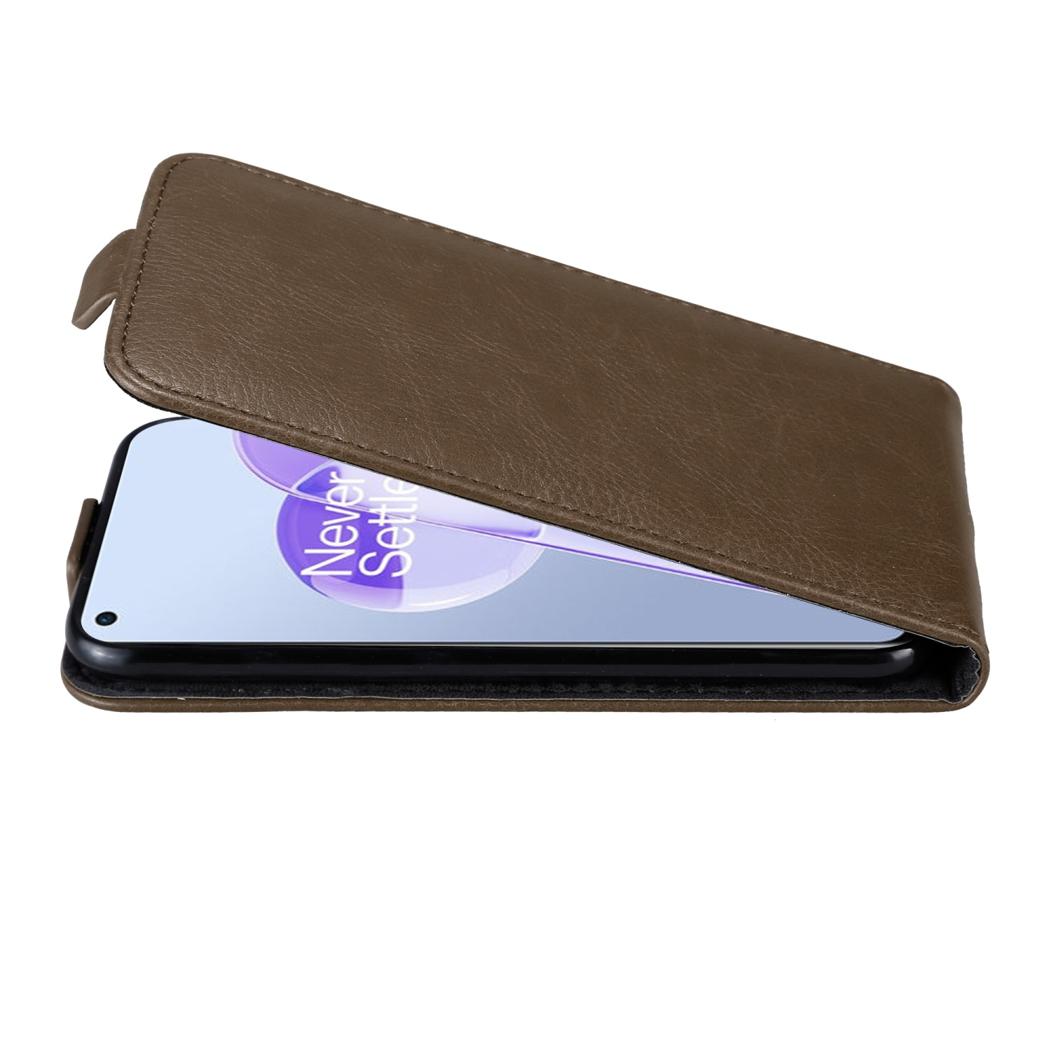 Custodia marrone aperta, che mostra un telefono con testo 'Never Settle'. Sfondo bianco.
