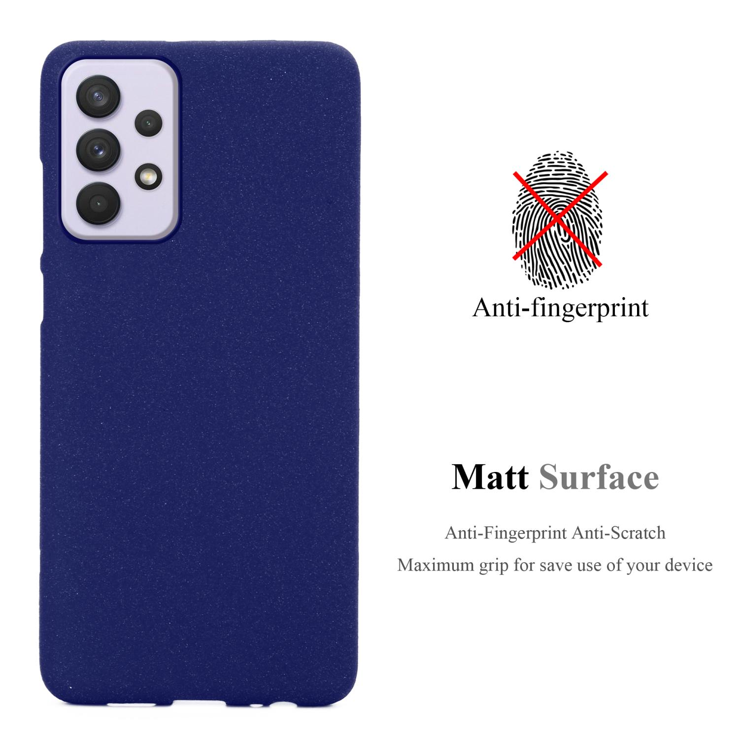 Dunkelblaue Handyhülle mit Dreifachkamera. Text: "Matt Surface" und "Anti-Fingerprint".