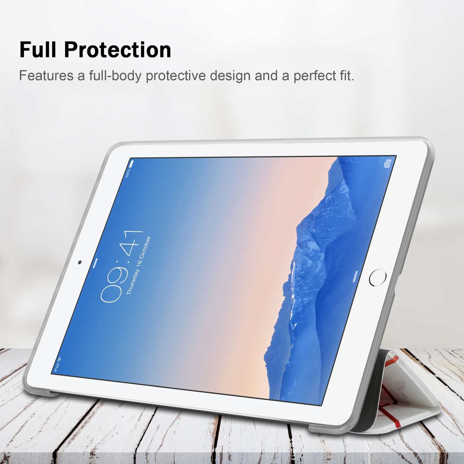 Un tablet in una custodia, aperto su una superficie in legno. Lo schermo mostra un'interfaccia.