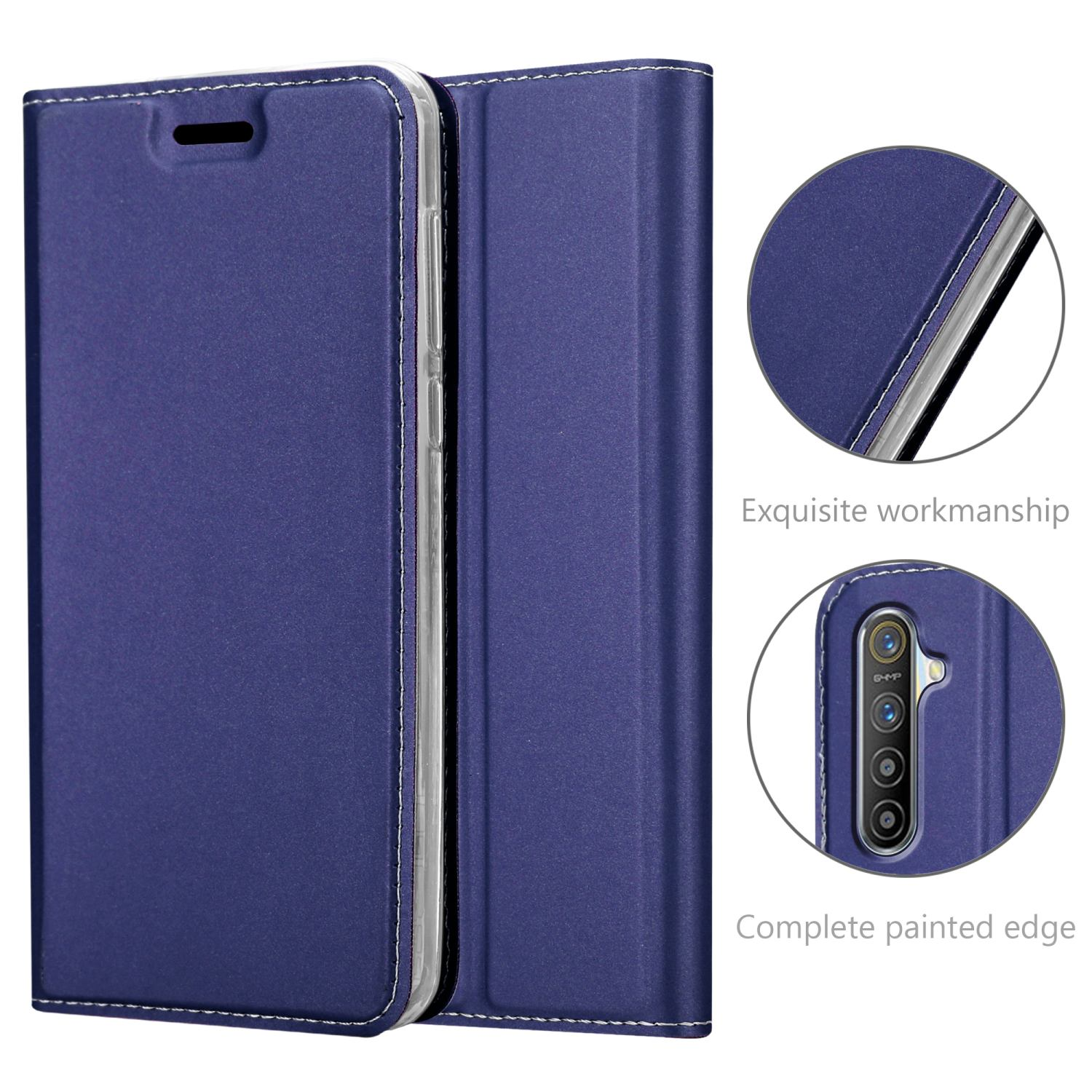 Custodia per telefono blu con cuciture bianche, bordo verniciato completo e lavorazione squisita. Un primo piano con dettagli.