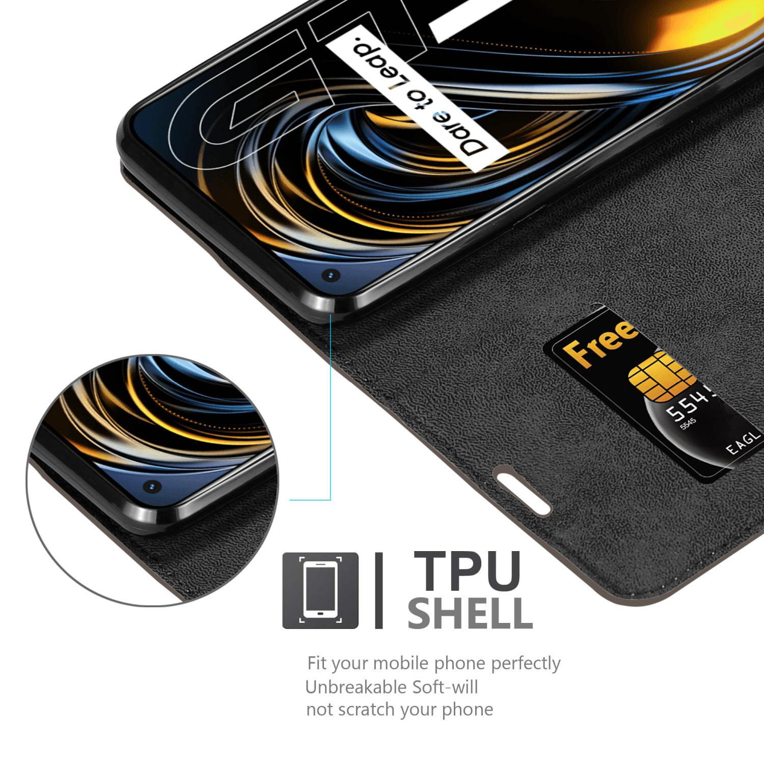 Telefono in una custodia nera, aperto per mostrare lo schermo. Testo e una carta sono presenti.