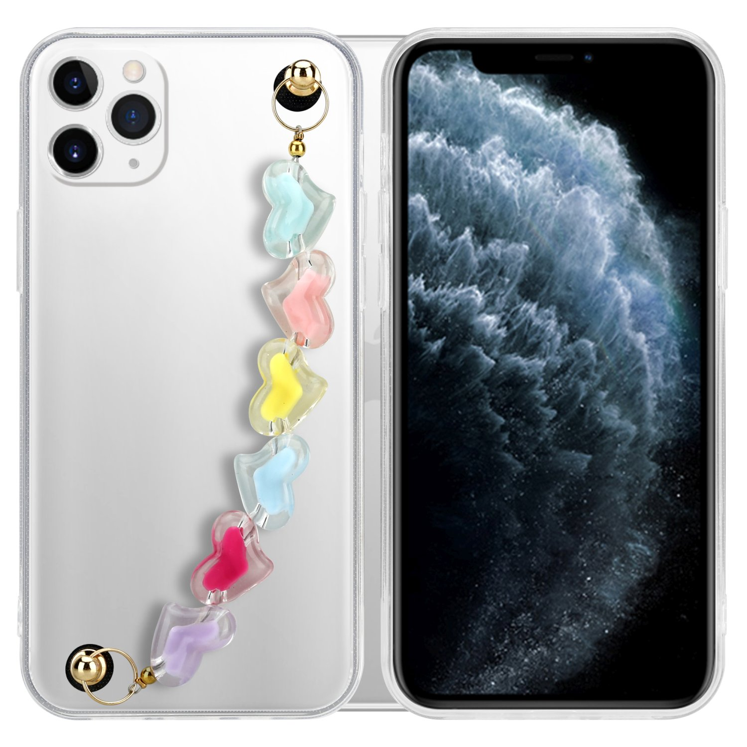 Telefon mit buntem Anhänger. Klare Handyhülle mit herzförmigen Anhängern. Weißer Hintergrund.