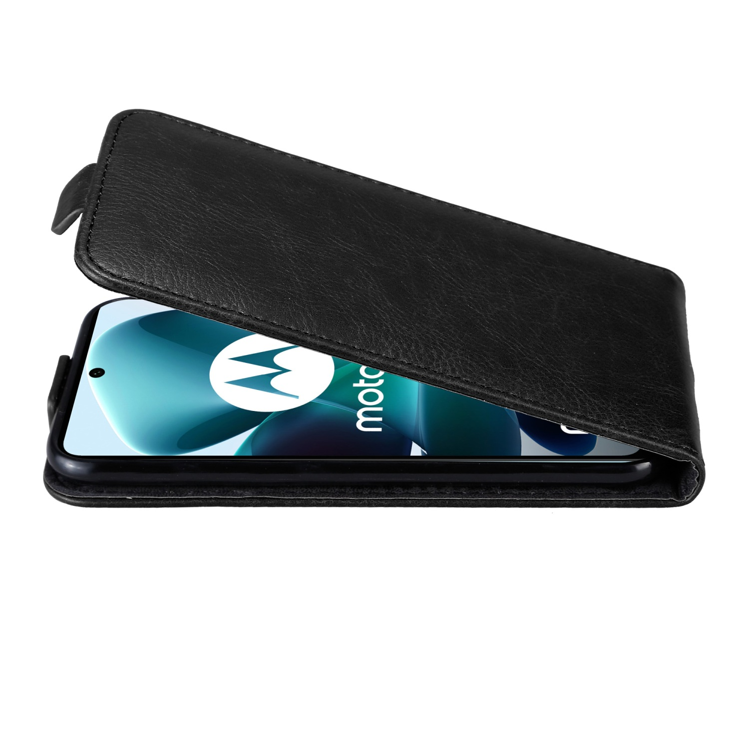 Una custodia nera per telefono è aperta, con un telefono all'interno. Lo schermo mostra un logo bianco su sfondo blu.