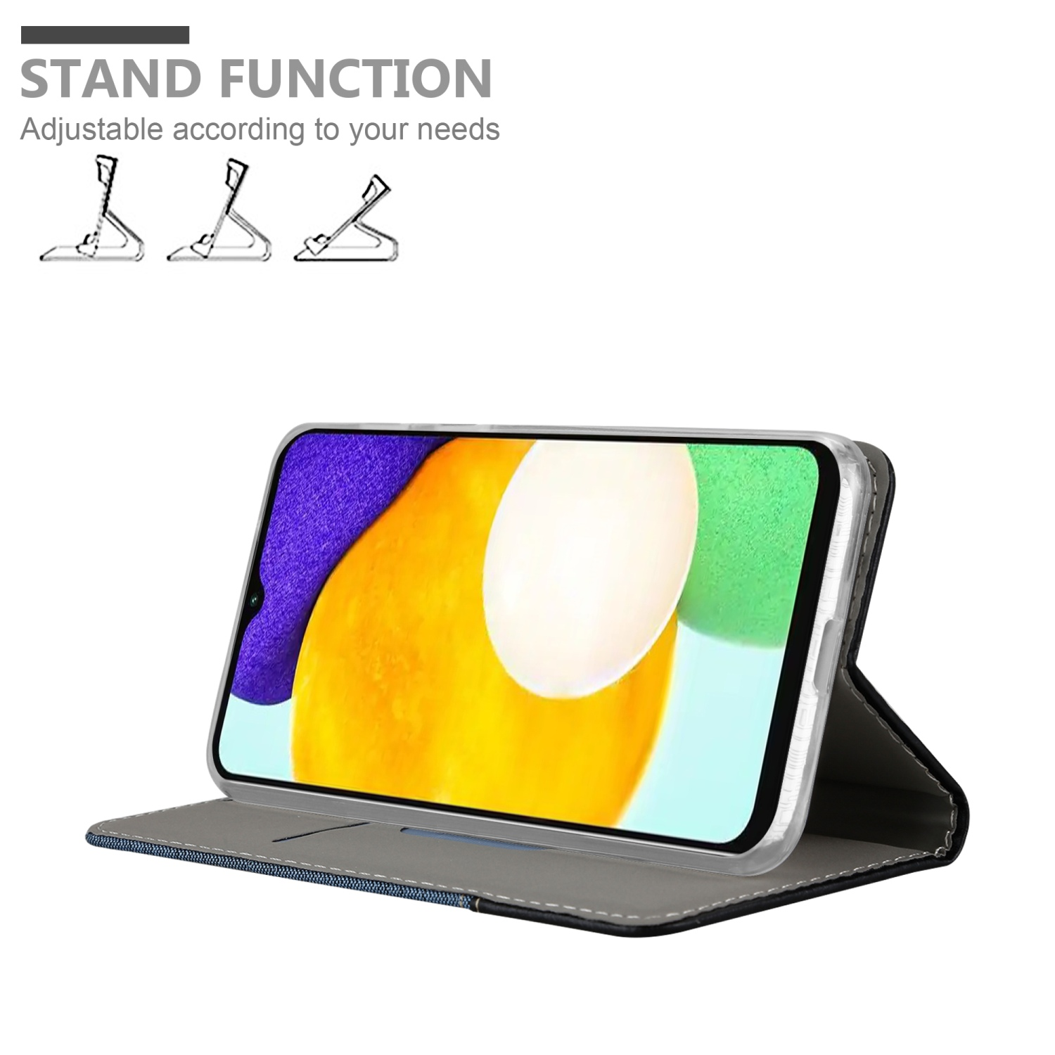 Telefon in offener Stand-Handyhülle. Die Standfunktion ist einstellbar. Weißer Hintergrund.