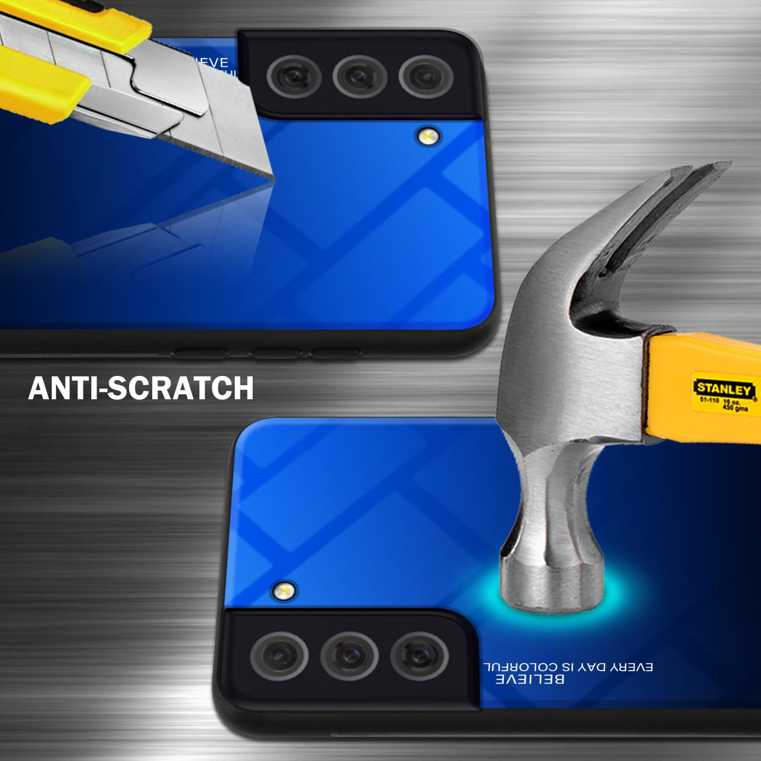 Eine Handyhülle und ein Displayschutz werden mit Messer und Hammer getestet. Das Telefon ist blau.
