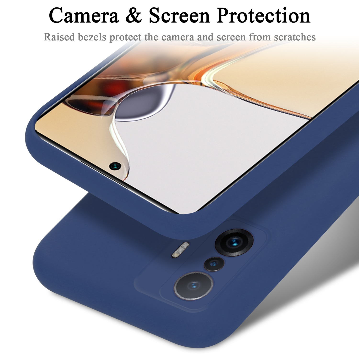 Marineblaue Handyhülle mit Telefon darin, Kameradetails zeigend. Schutzkonzept.