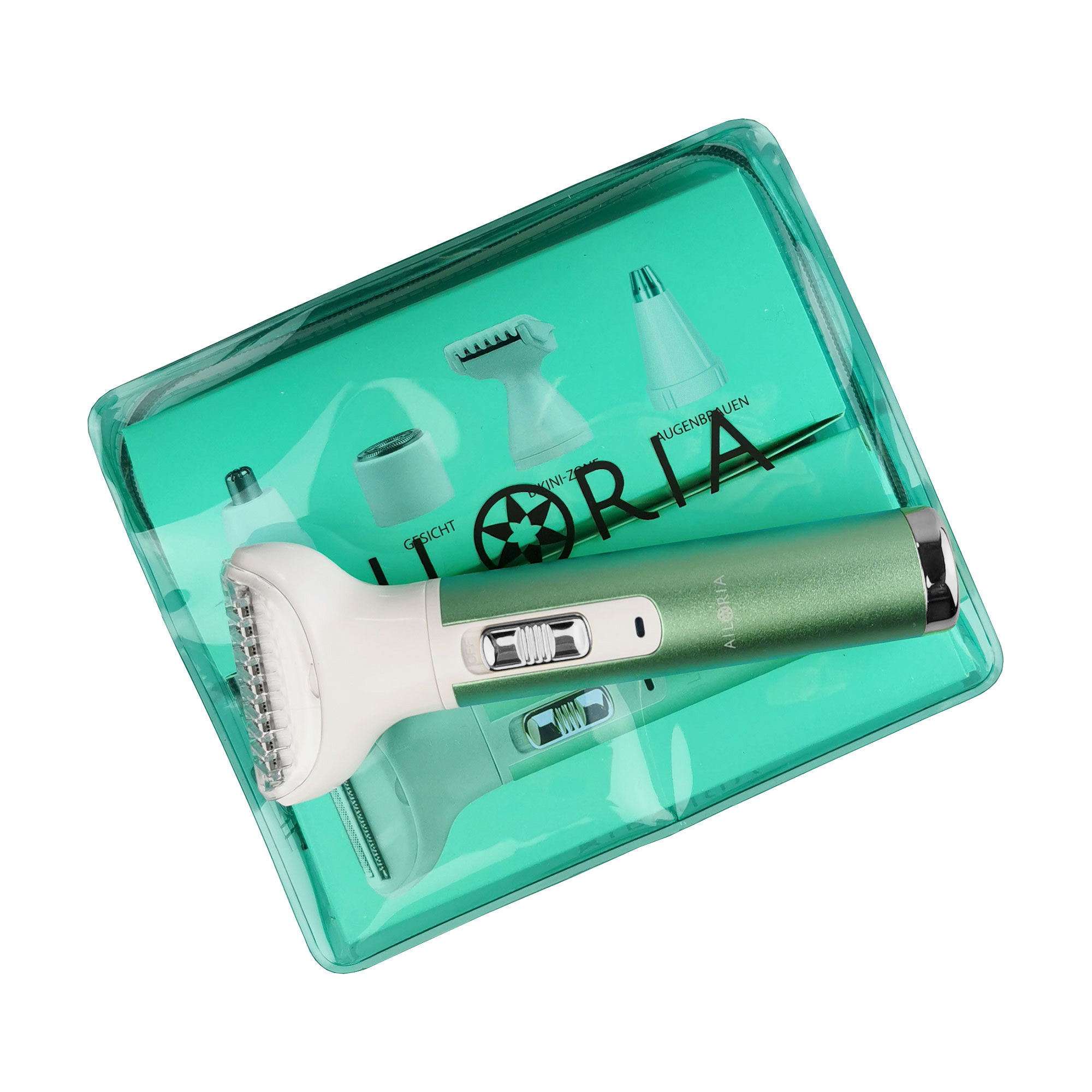 Set cosmético verde con afeitadora. Dentro de estuche plástico transparente. Fondo blanco.