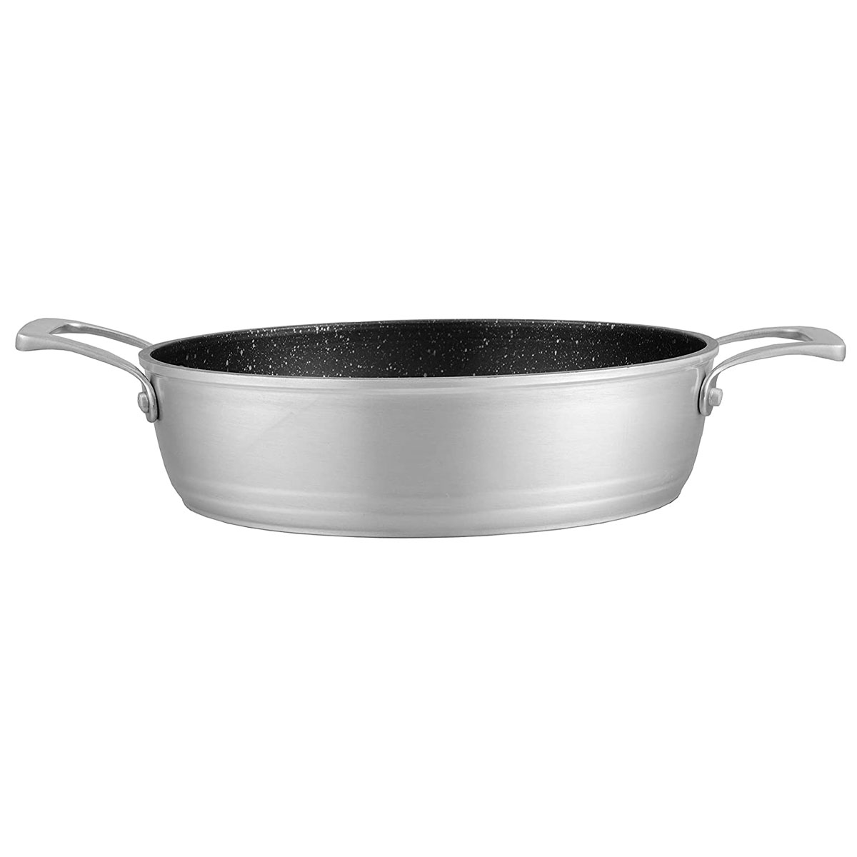 Sartén plateado con asas. Interior negro moteado. Fondo blanco.