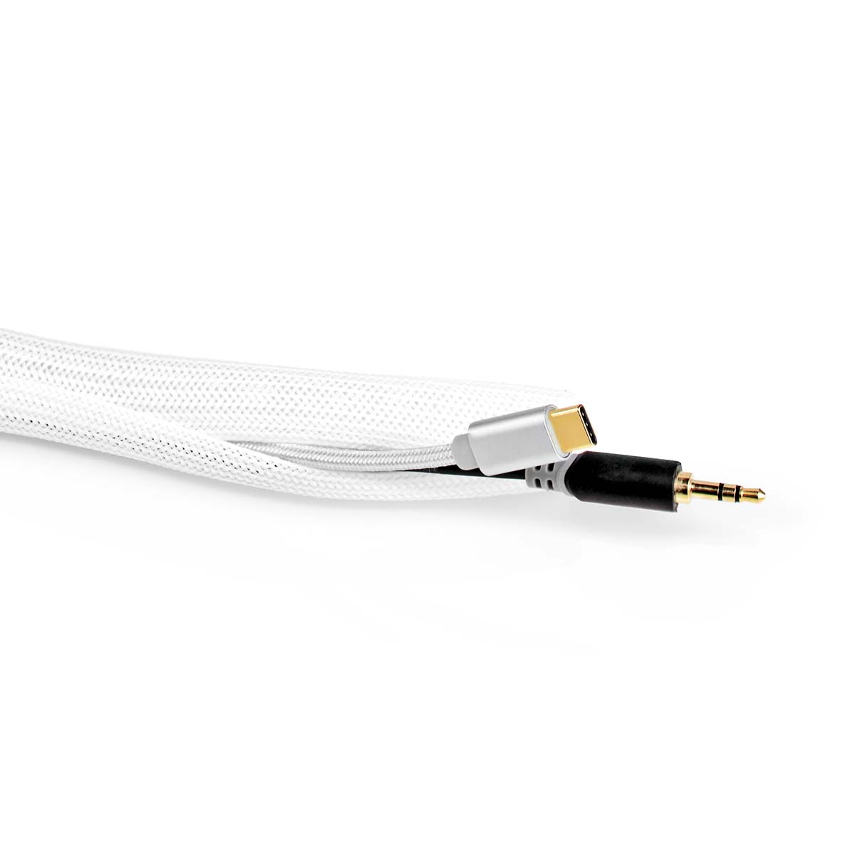 Ein weißes Kabel mit einem USB-C-Anschluss und einer 3,5-mm-Audiobuchse nebeneinander.