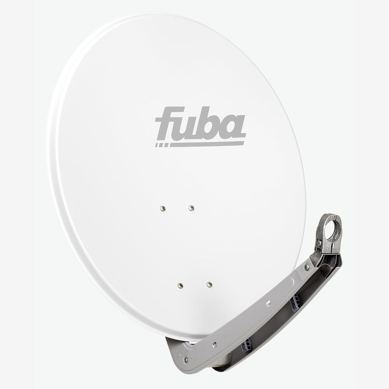 Weiße Satellitenschüssel mit dem Wort 'fuba' darauf, isoliert vor weißem Hintergrund.