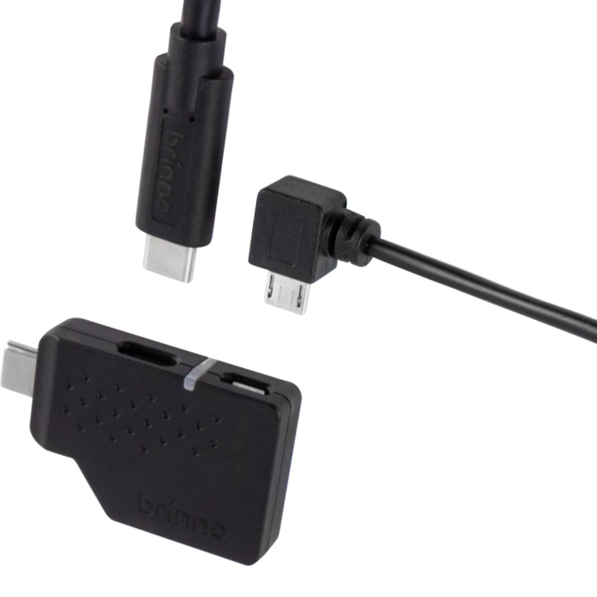 Schwarze USB-Kabel und -Anschluss. Ein Anschluss ist abgewinkelt. Weißer Hintergrund.