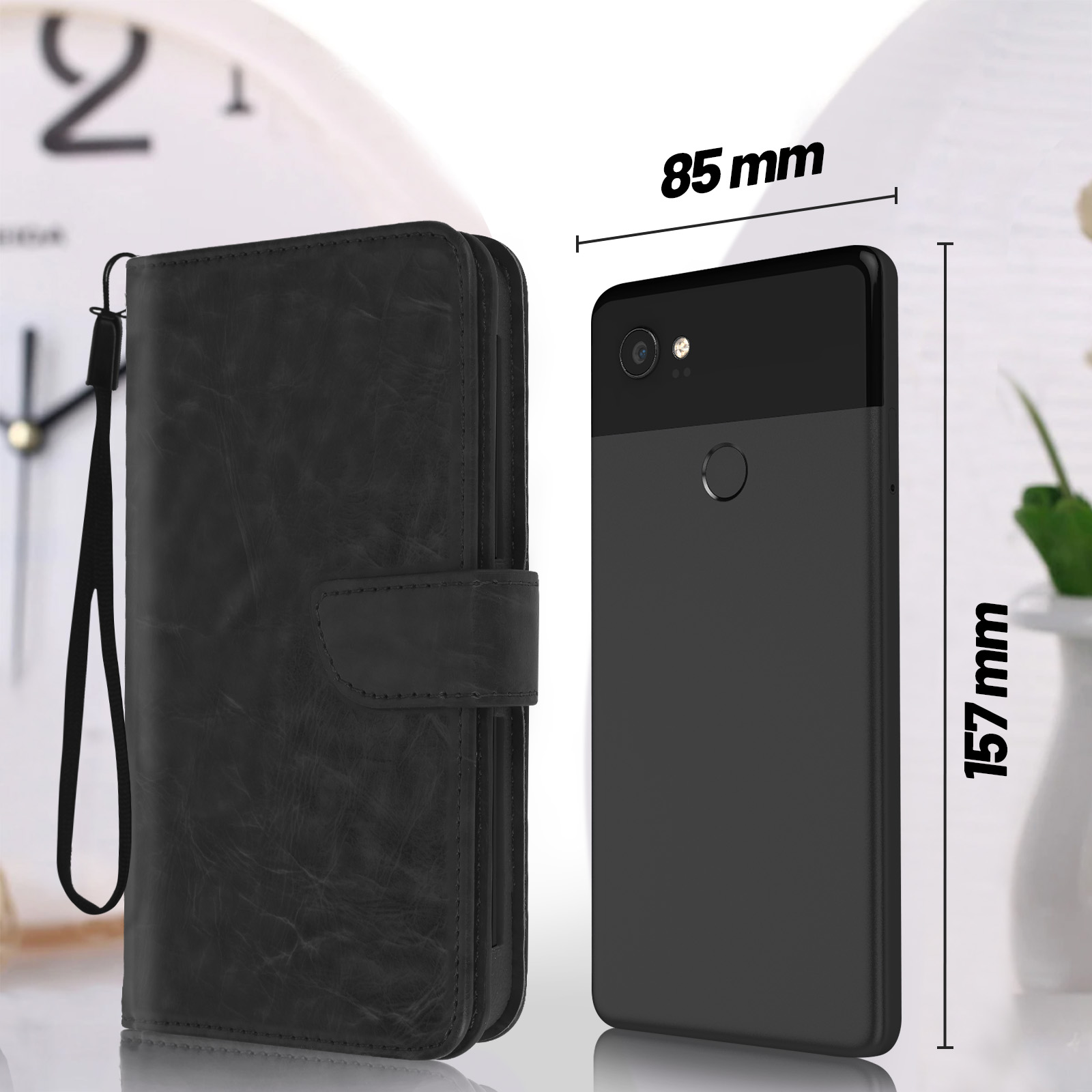 Un telefono nero all'interno di una custodia a portafoglio nera. Le dimensioni sono indicate.