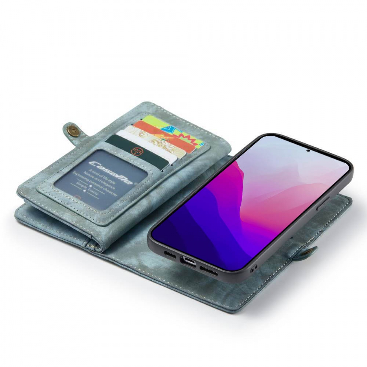 Offene blaue Brieftasche mit Telefon und Karten sichtbar. Heller Hintergrund.
