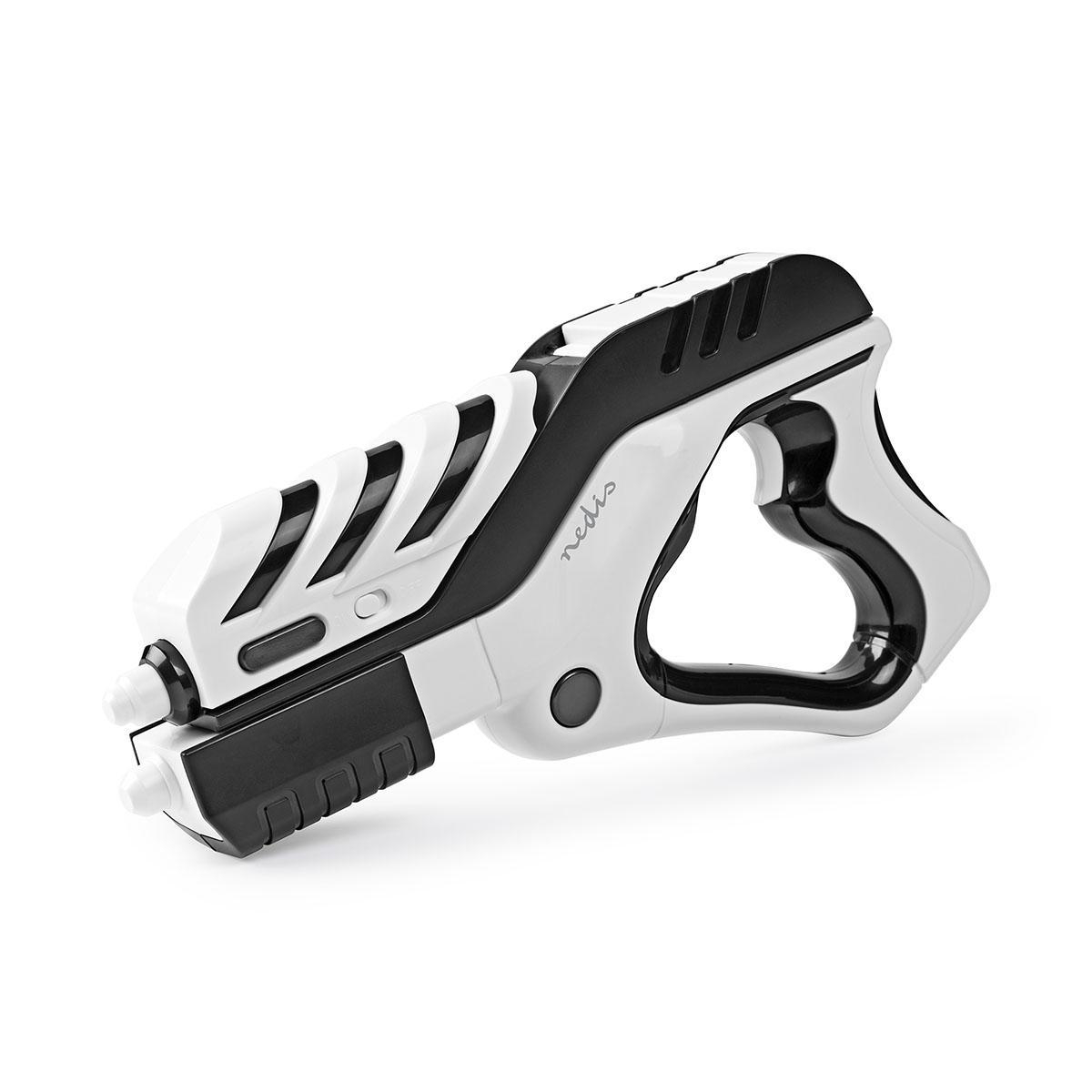 Eine futuristische weiß-schwarze Wasserpistole mit ergonomischem Griff auf weißem Hintergrund.