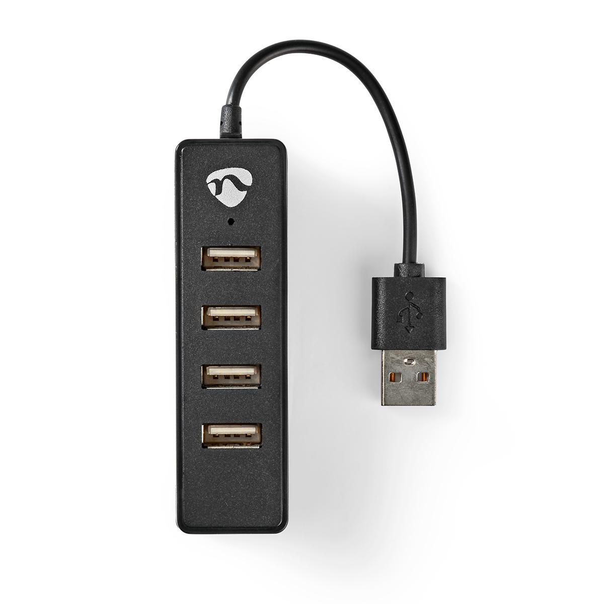 Zwarte USB-hub met vier poorten en aangesloten zwarte kabel.