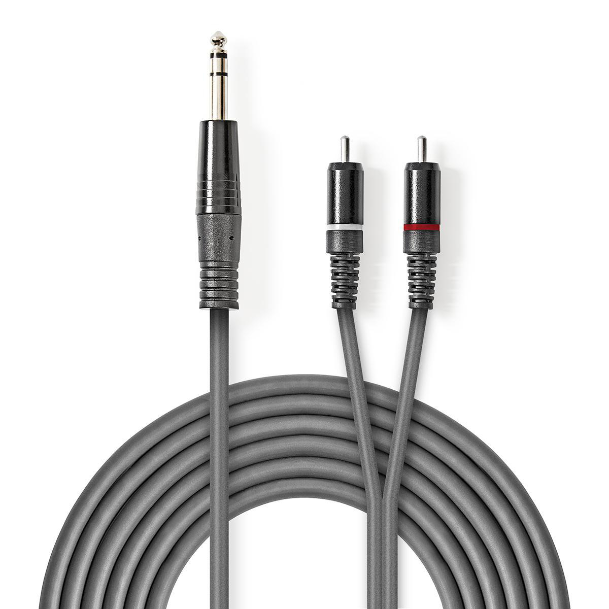 Grijze audiokabel met 3,5 mm en RCA connectoren op een witte ondergrond.