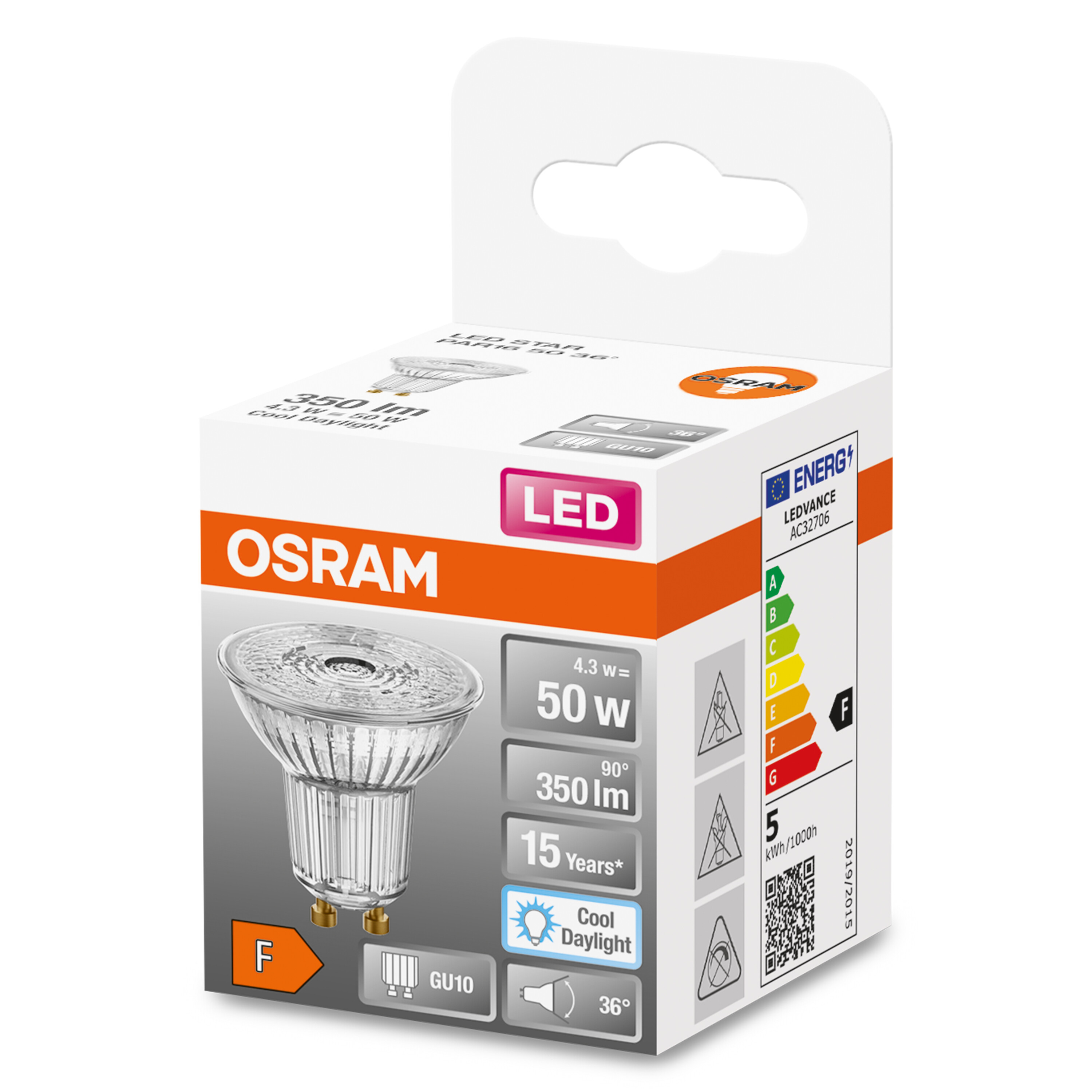 Eine Glühbirnenbox mit einer LED-Lampe. Die Box hat Energieeffizienzklassen, und die Glühbirnenspezifikationen sind sichtbar.