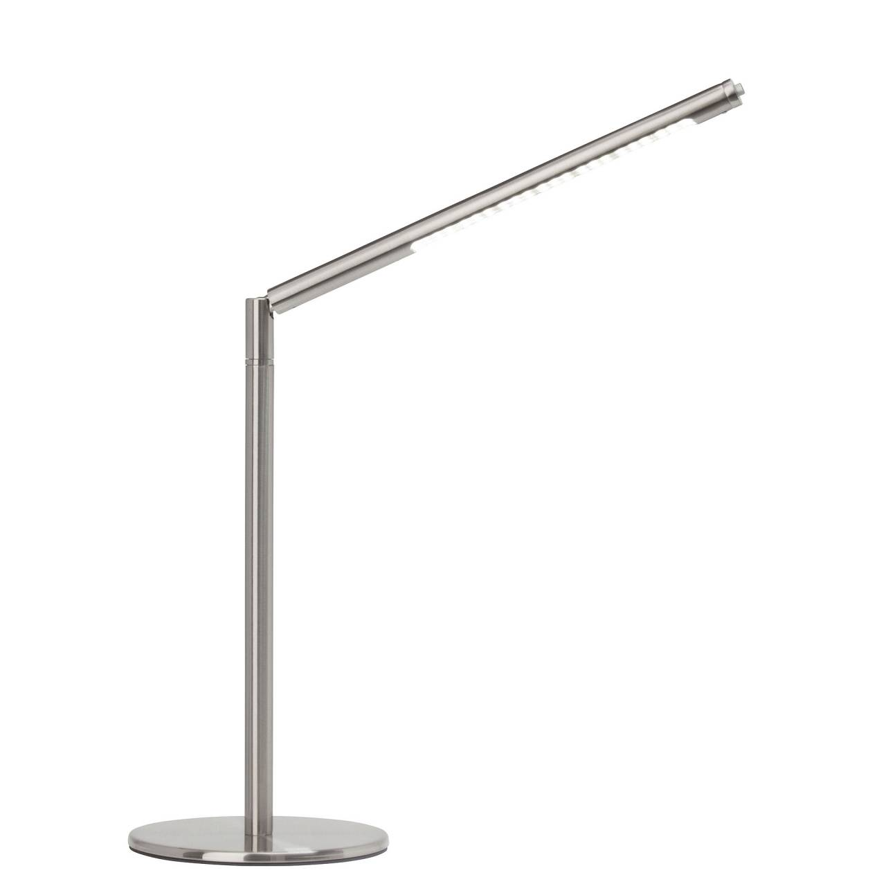 Eine moderne silberne Schreibtischlampe. Sie hat einen runden Fuß, einen geraden vertikalen Schaft und eine abgewinkelte Oberseite mit eingebetteten Lichtern.