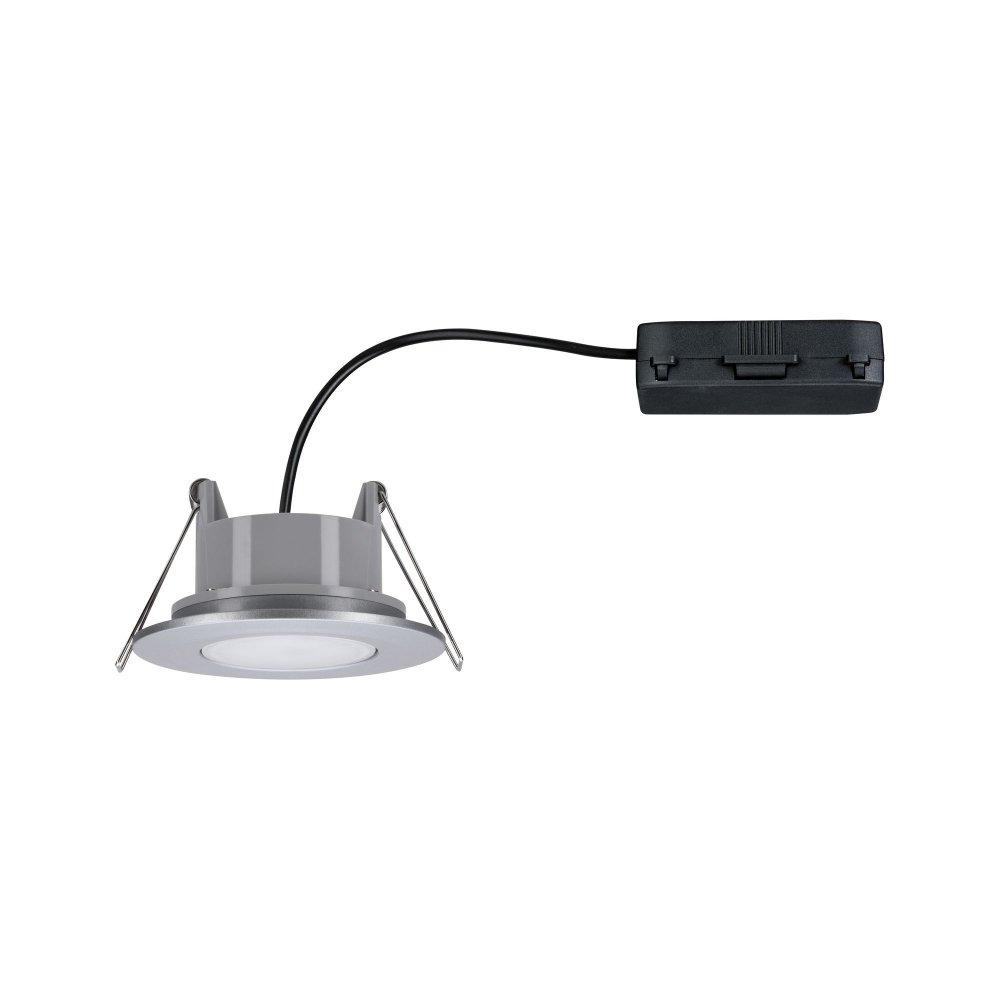 Einbaustrahler mit grauem und silbernem Metallkörper. Ein schwarzes Kabel ist mit einer schwarzen Box verbunden.