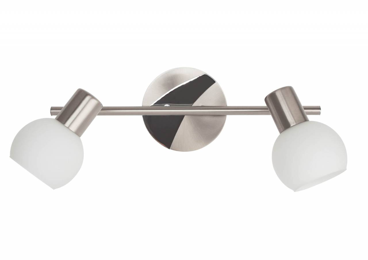 Eine Wandleuchte aus gebürstetem Metall mit zwei weißen Kugelleuchten.