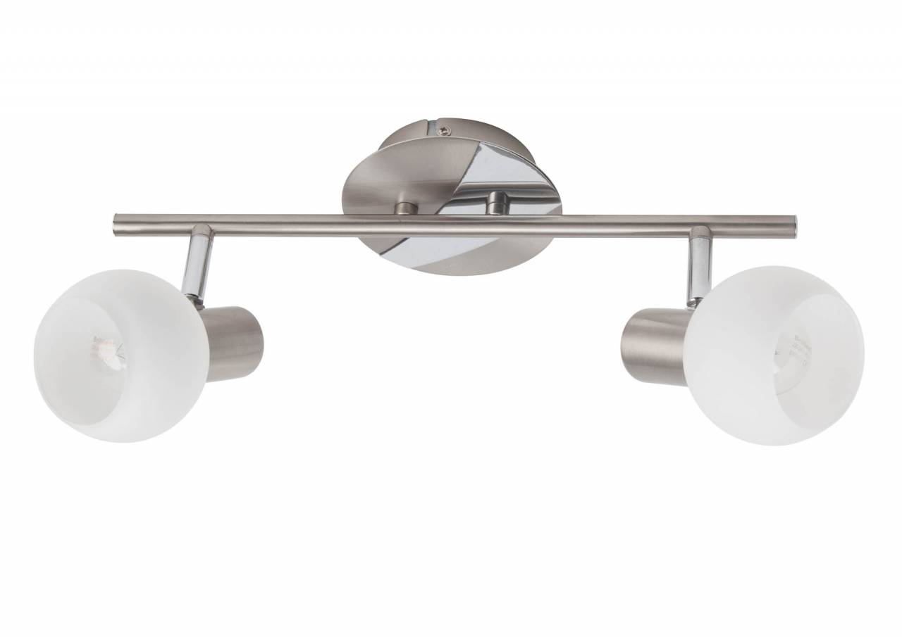 Zwei matte weiße Kugelleuchten an einem silbernen Metallbalken.