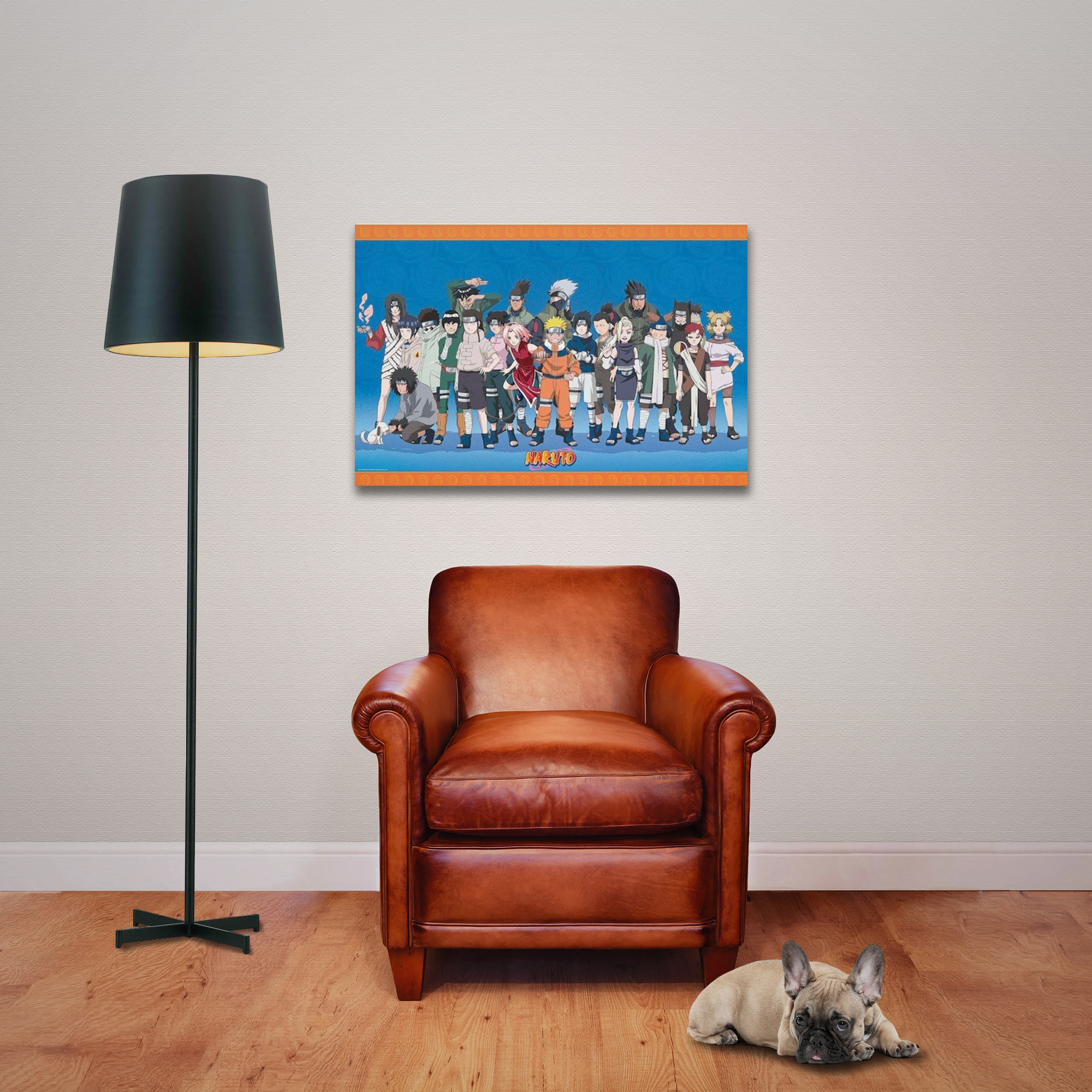 Eine Gruppe von Anime-Charakteren auf einem Wandbild. Ein brauner Ledersessel und ein Hund sind davor.