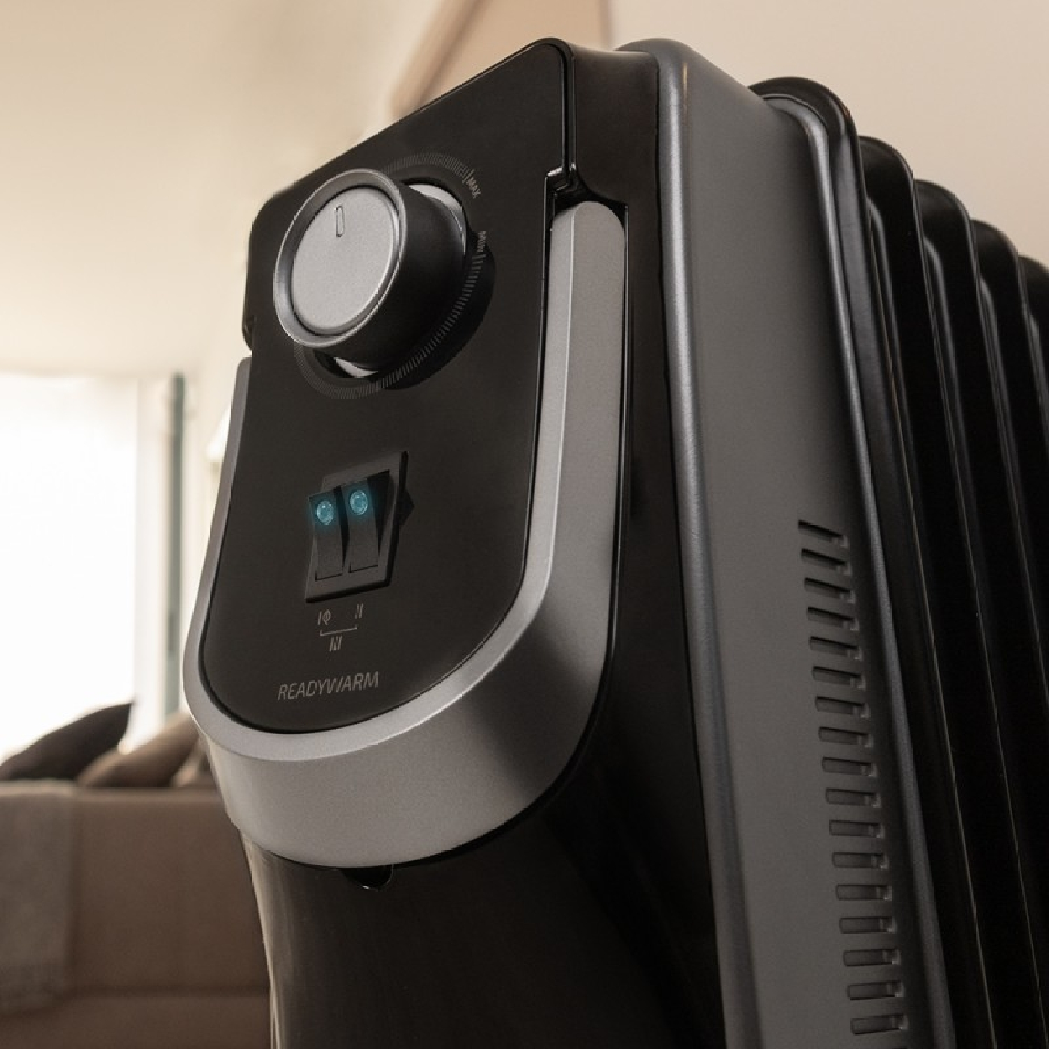 Grzejnik żeberkowy CECOTEC 05889 Czarny