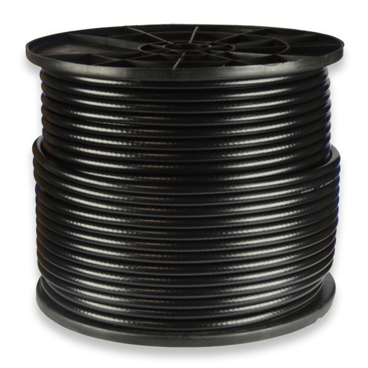 Eine schwarze Spule mit schwarzem Kabel. Der Hintergrund ist weiß.