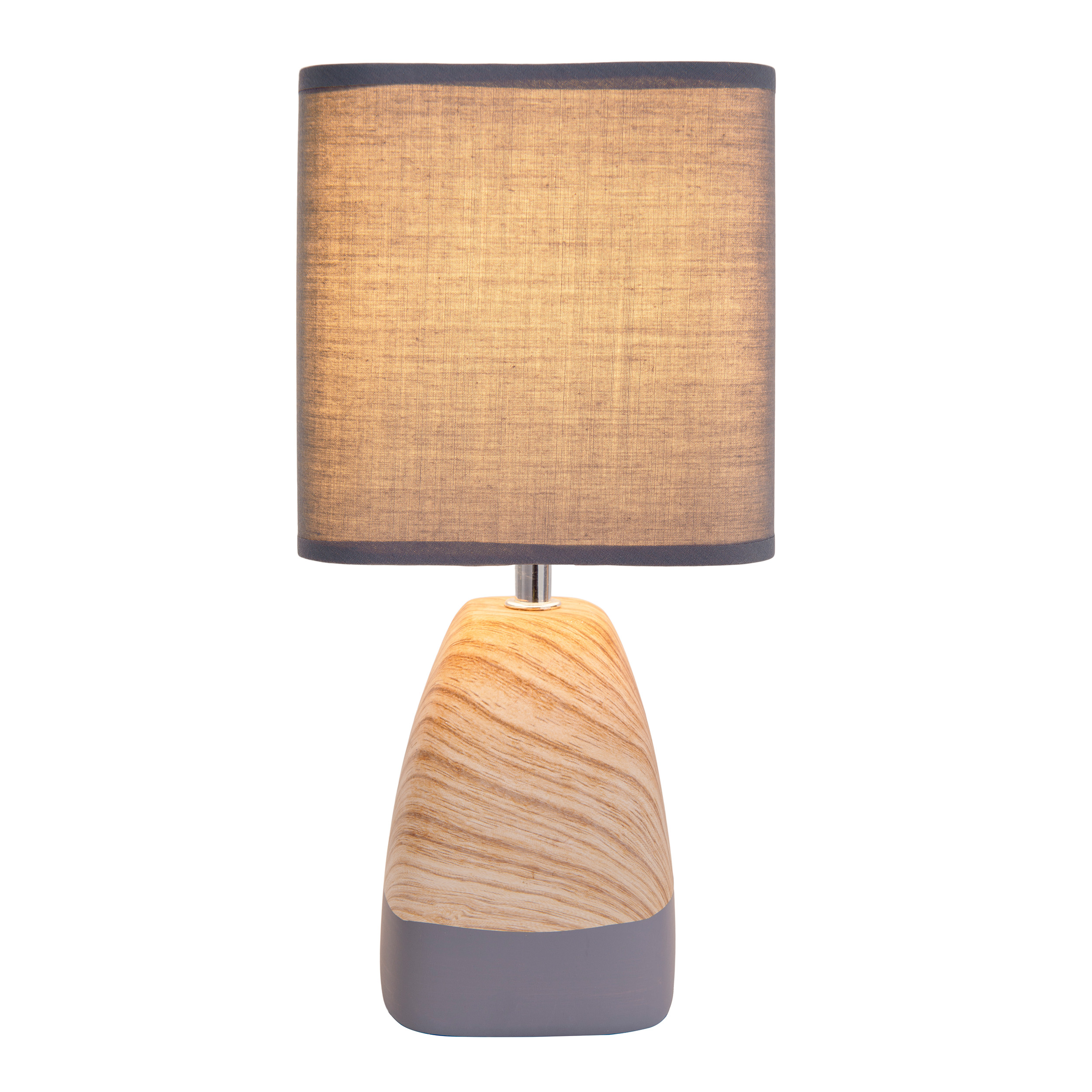 Eine Tischlampe mit Holzsockel und grauem Schirm auf weißem Hintergrund.