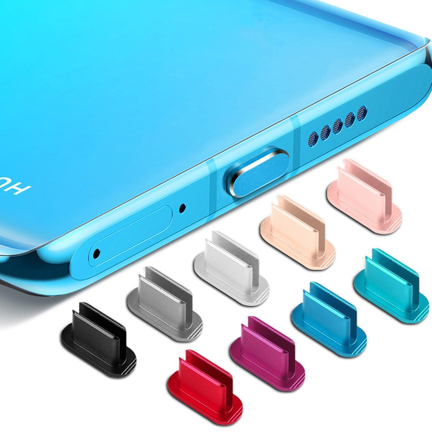 Uno smartphone con retro blu con vari connettori colorati per le porte del telefono.