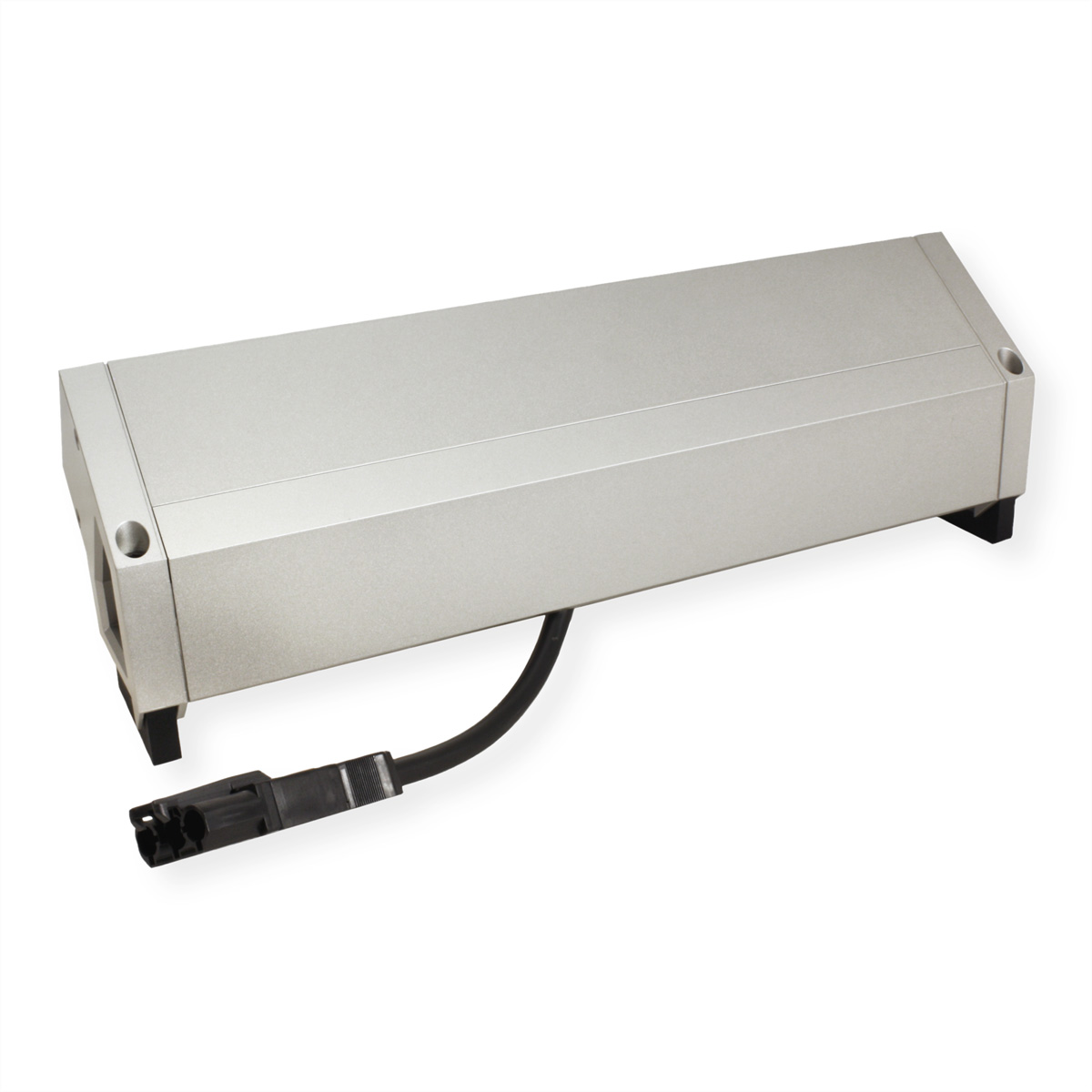Srebrne prostokątne urządzenie z czarnym kablem i złączem na białym tle.