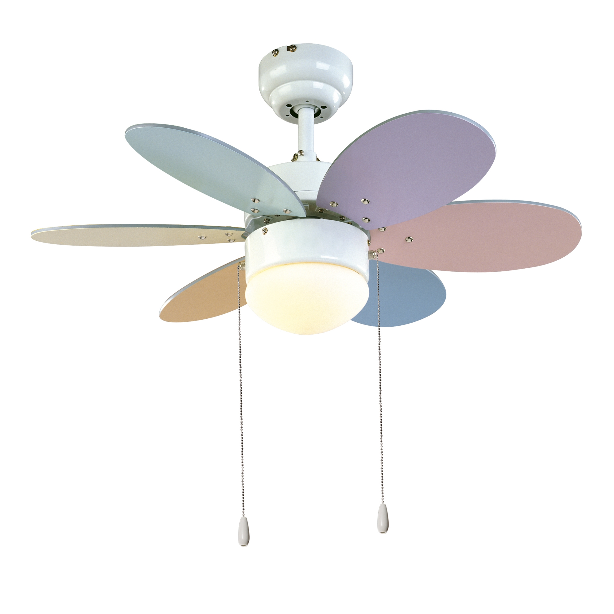 Weißer Deckenventilator mit pastellfarbenen Flügeln und Licht.