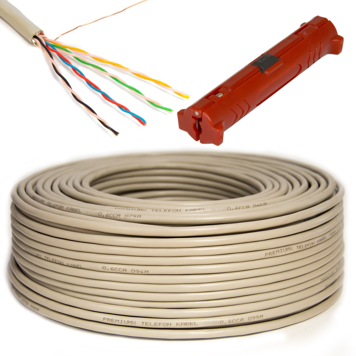 Eine Kabelrolle, abgetrennte Drähte und ein roter Abisolierer. Das Kabel ist beige, mit farbigen Drähten.