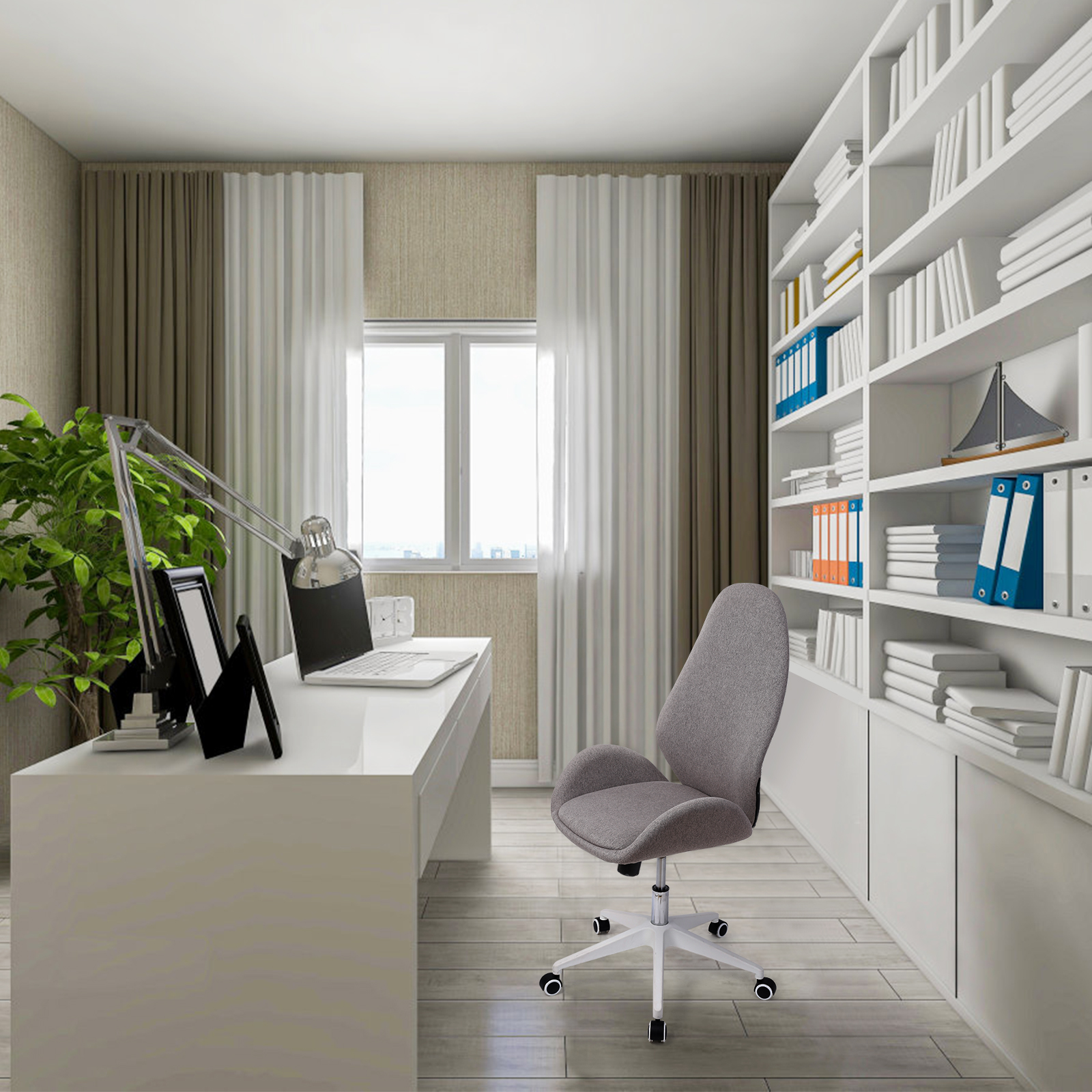 Ein Homeoffice mit weißem Schreibtisch, Stuhl und Bücherregal.