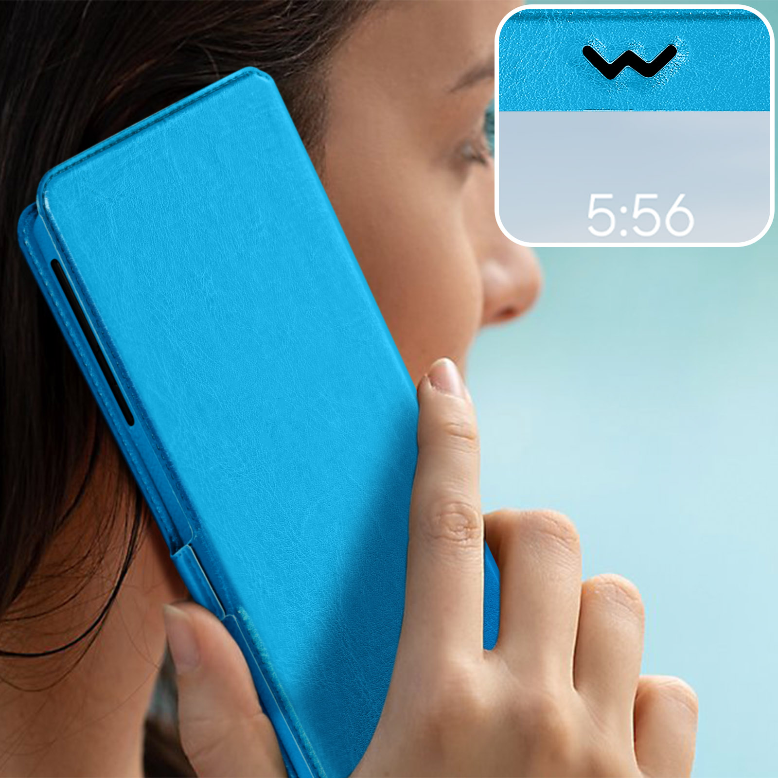 Donna che tiene un tablet blu, primo piano dello schermo con icona orologio e ora: 5:56.
