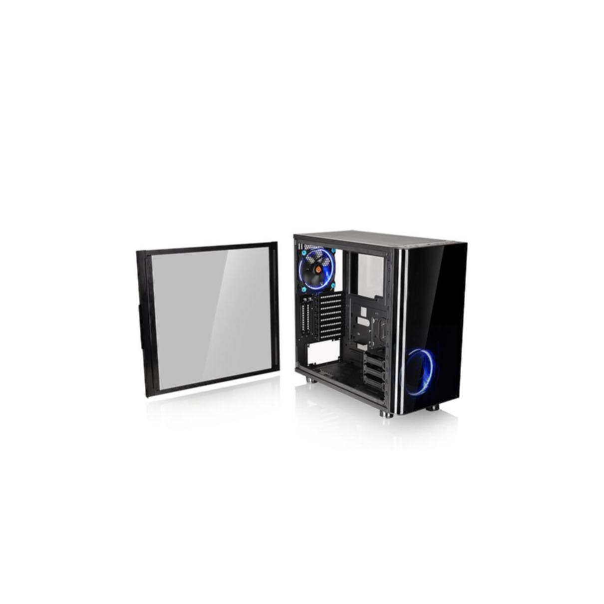 Case nero per computer con pannello laterale in vetro aperto. Sfondo bianco.