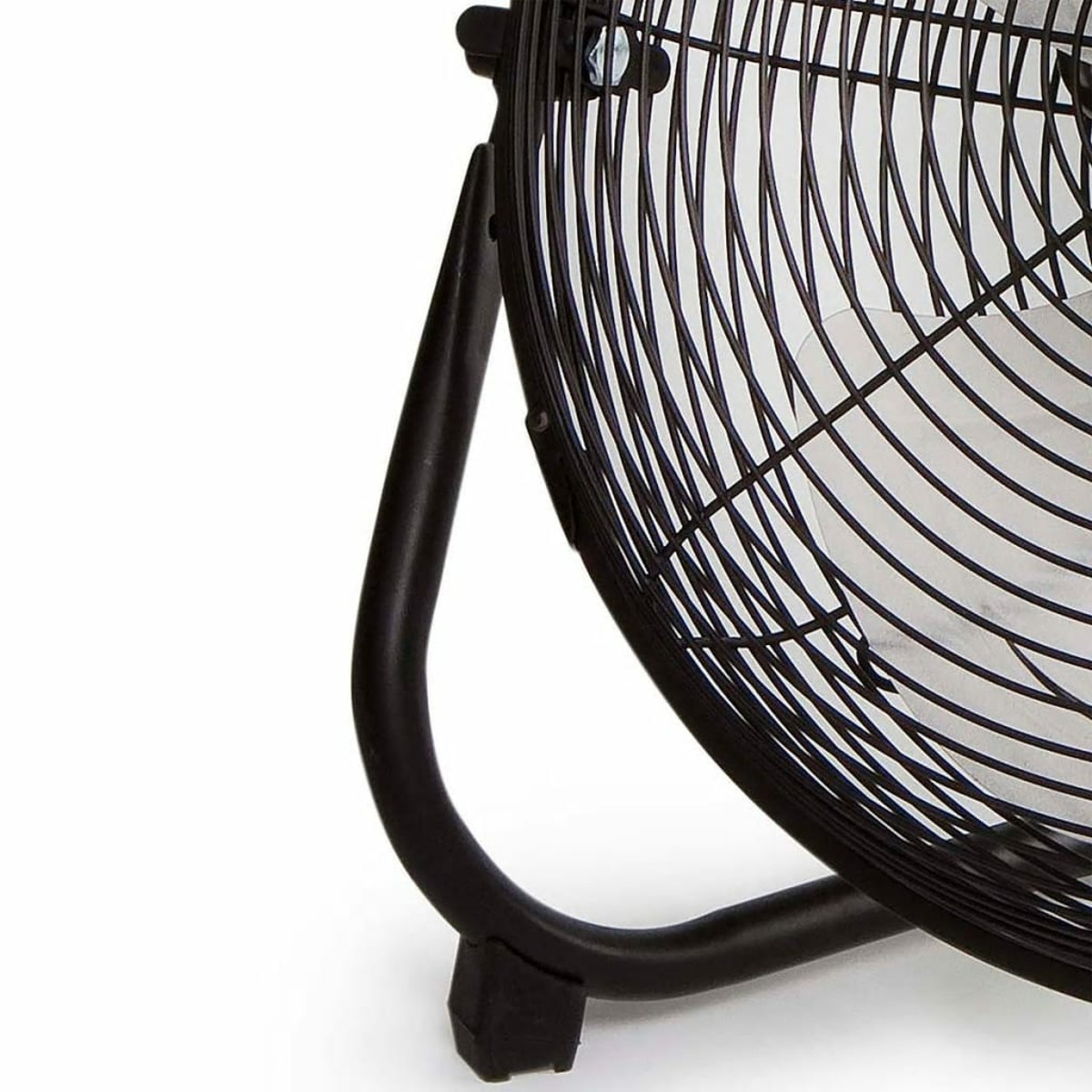 Câble USB connecté à un appareil et un câble noir avec un port.