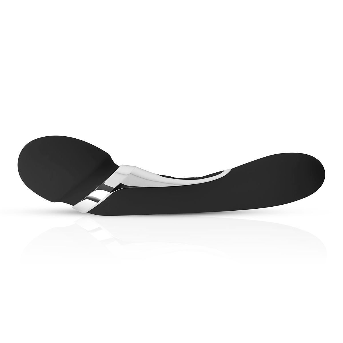 Schwarzer Vibrator mit silberfarbenem Akzent. Geschwungenes Design mit glattem, elegantem Aussehen.