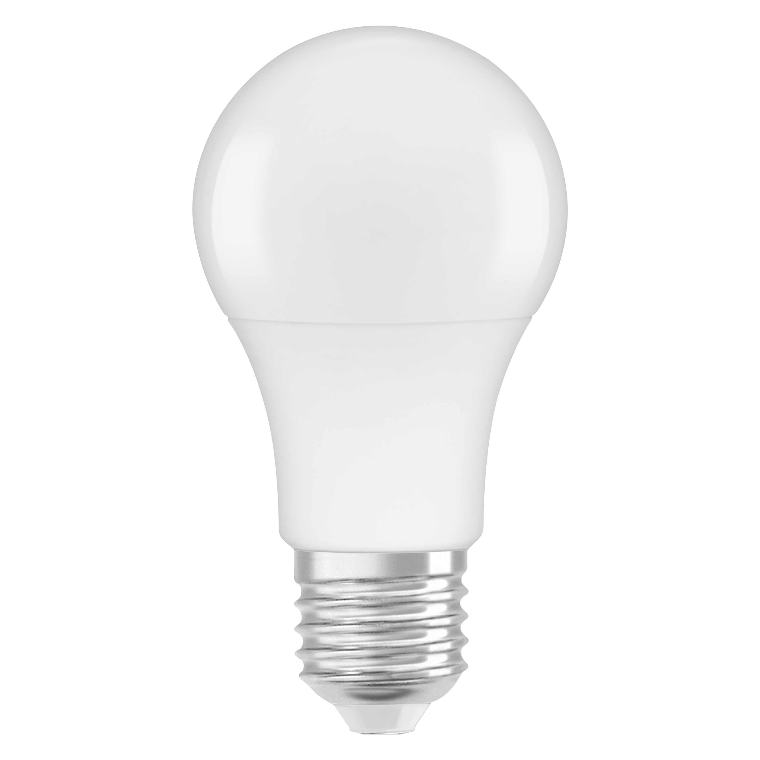 Una lampadina a LED bianca con base argentata, isolata su sfondo bianco.