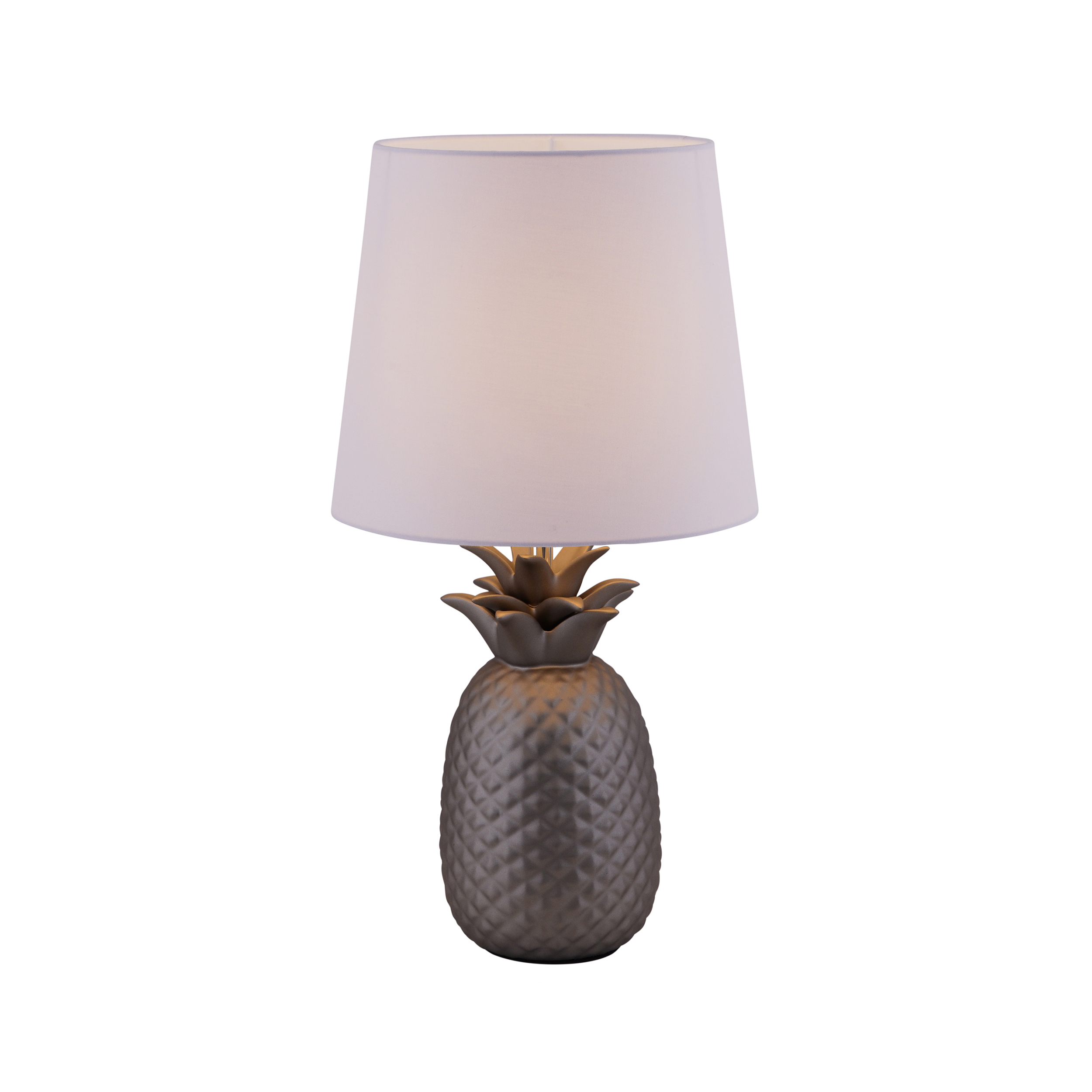 Eine Ananas-Lampe mit weißem Lampenschirm auf weißem Hintergrund.