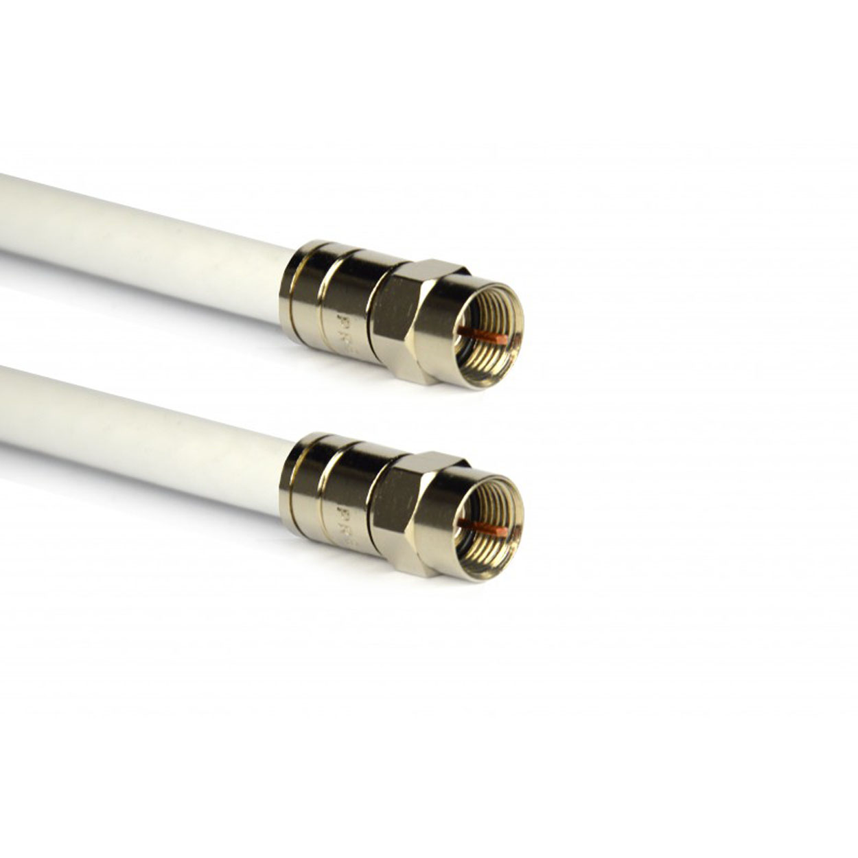Zwei weiße Koaxialkabel mit Metallsteckern auf weißem Hintergrund. Die Stecker sind silberfarben und die Kabel weiß.