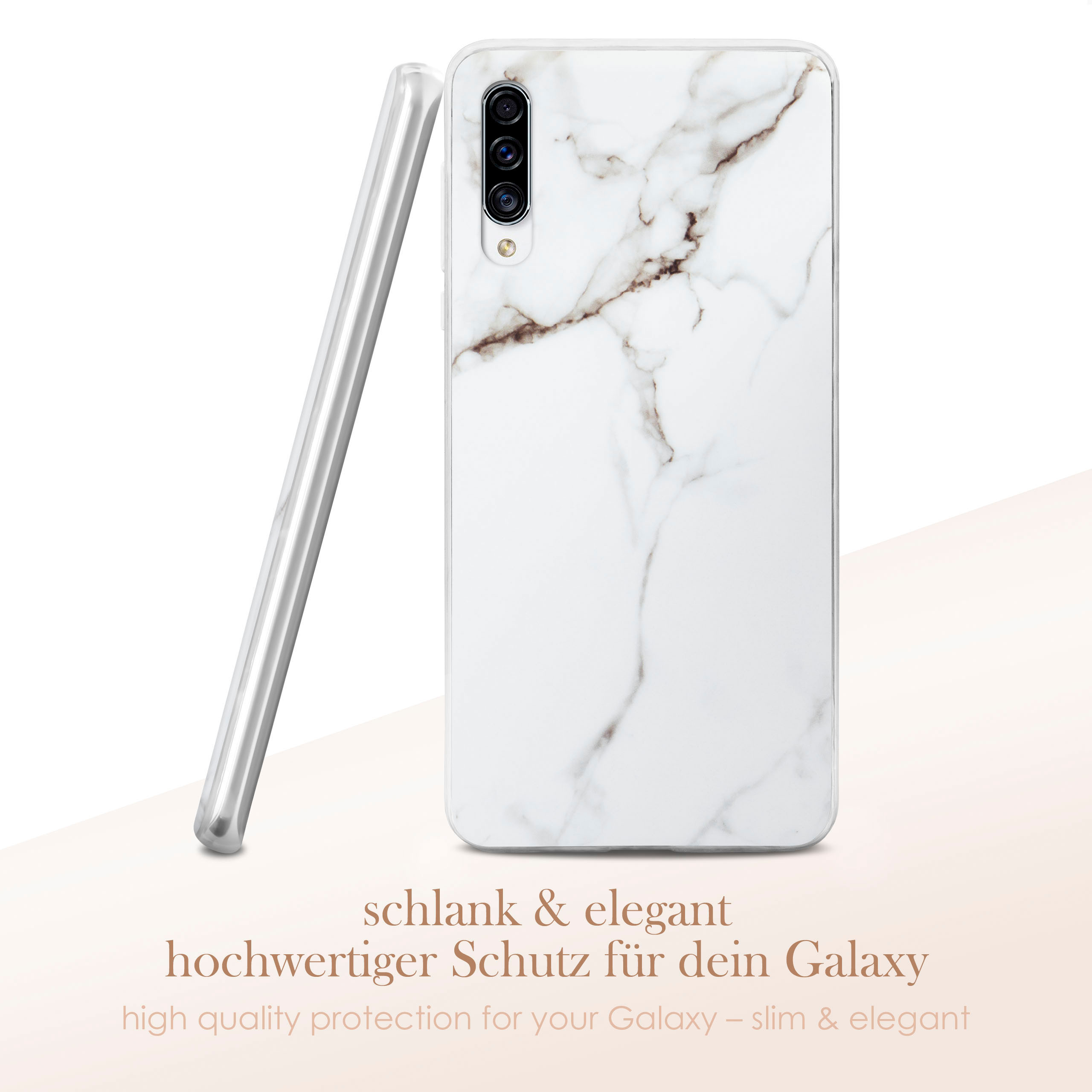 Weiße Handyhülle mit Marmormuster. Das Telefon liegt neben der Hülle. Weißer Hintergrund.