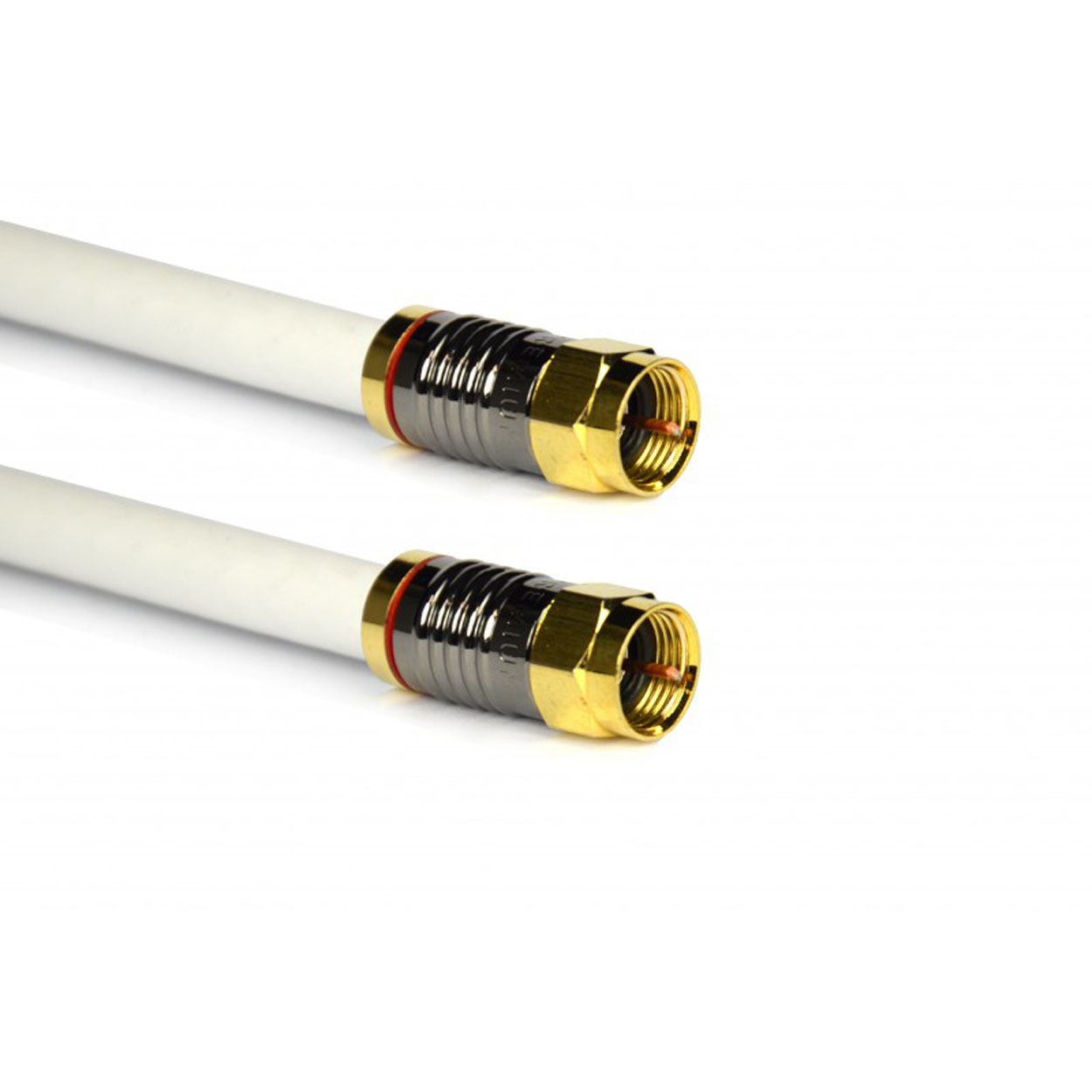 Zwei weiße Koaxialkabel mit goldfarbenen Steckern. Die Kabel befinden sich auf weißem Hintergrund.