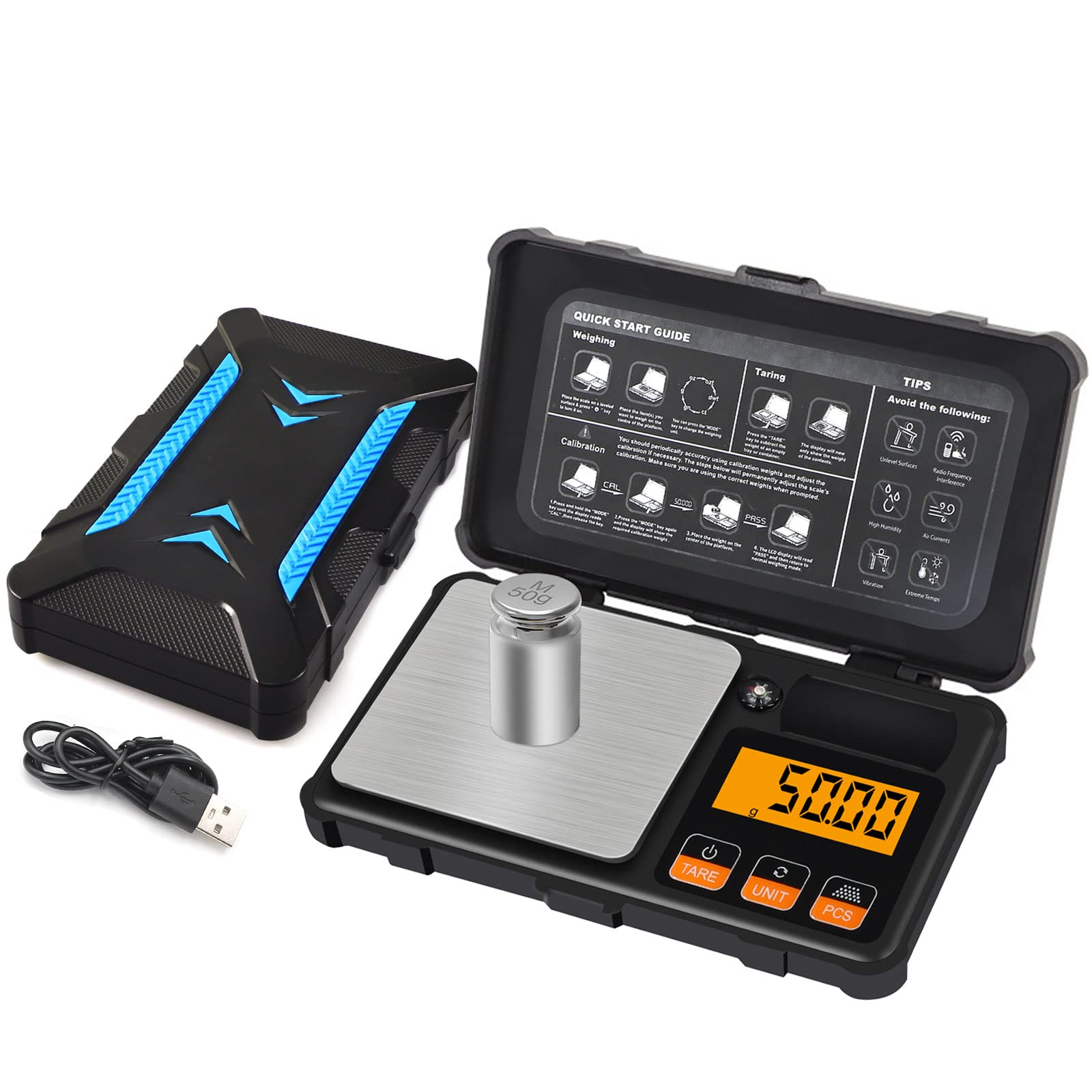 Czarna waga cyfrowa z odważnikiem i czarną obudową. Po lewej stronie znajduje się kabel USB.