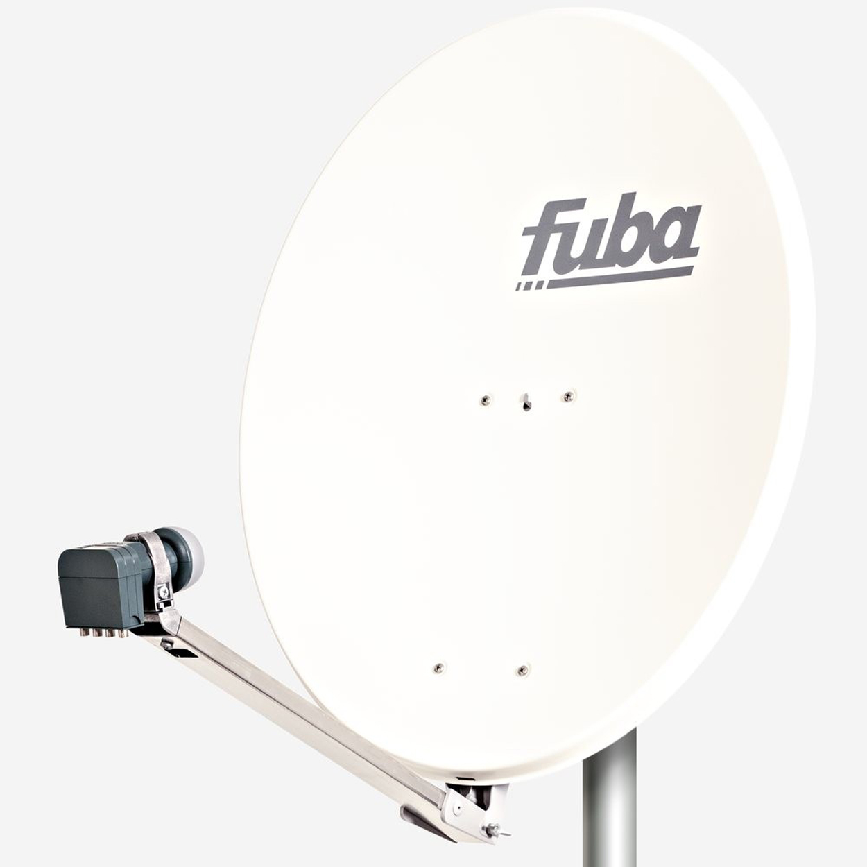 Weiße Satellitenschüssel mit Fuba-Logo, an einer Stange montiert, isoliert auf weißem Hintergrund.