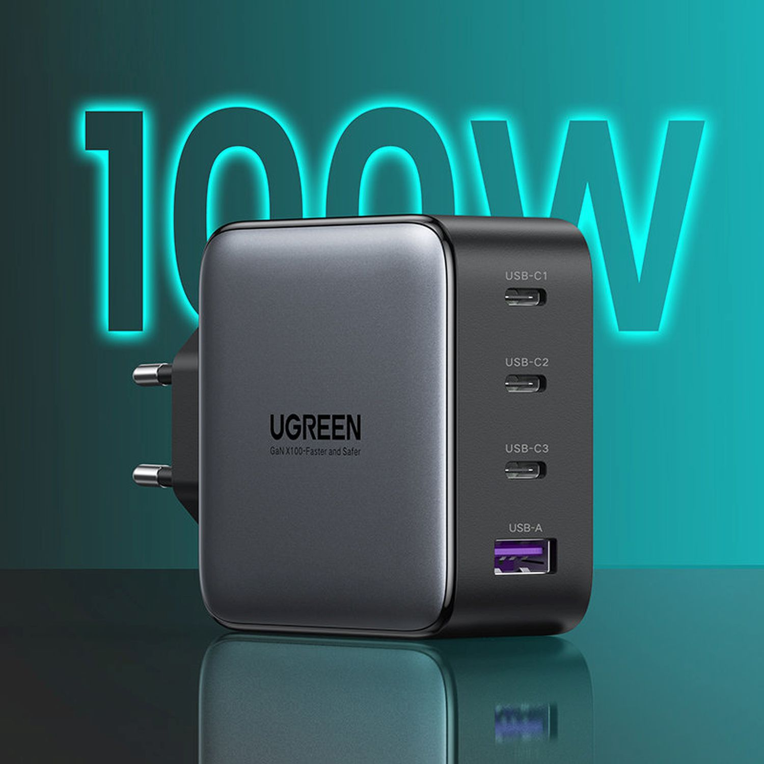 Schwarzes und graues UGREEN-Ladegerät mit mehreren USB-Anschlüssen und '100W' in Neonblau darüber.