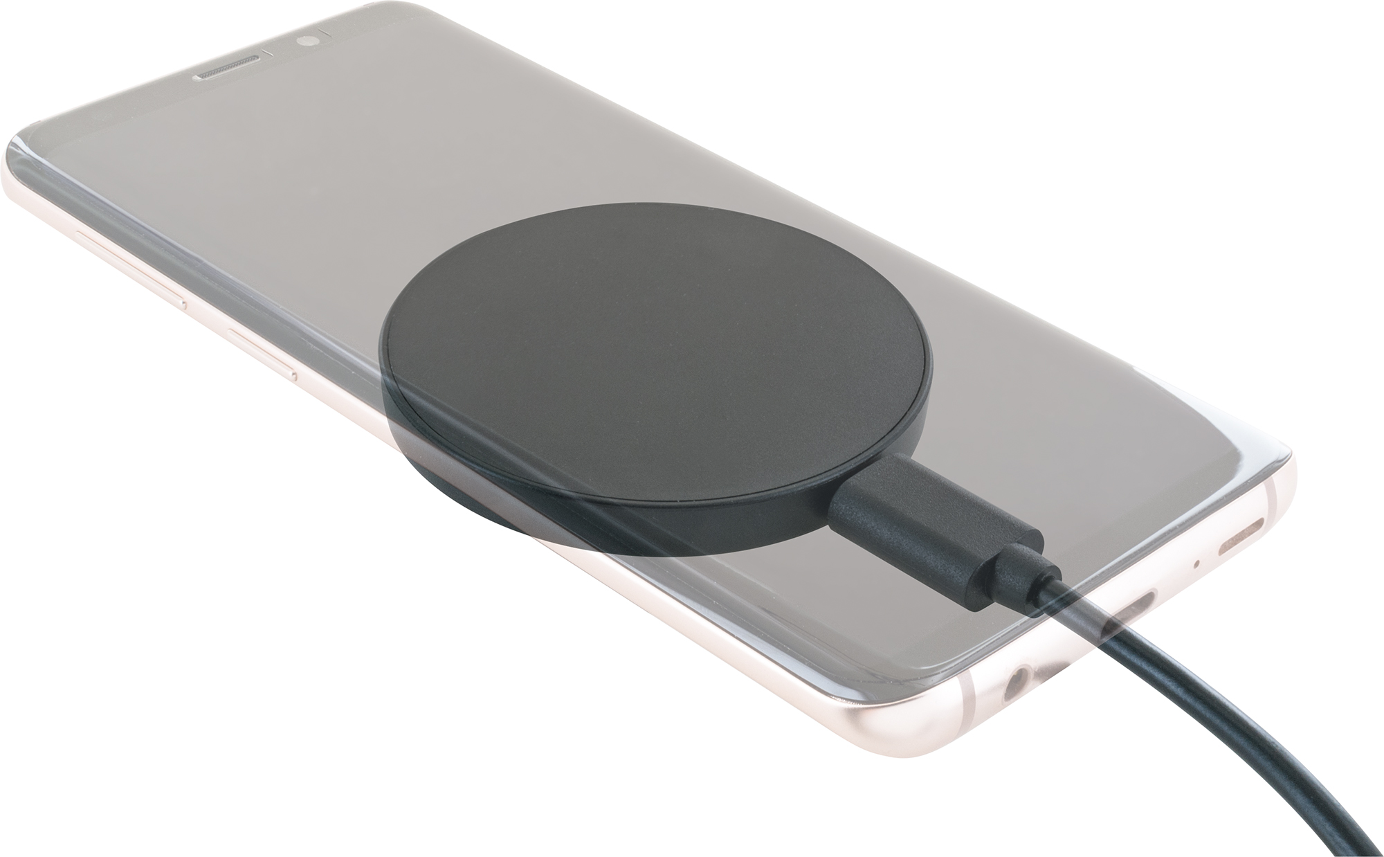 Smartphone mit schwarzem Kreis auf der Rückseite, verbunden mit einem schwarzen Ladekabel.